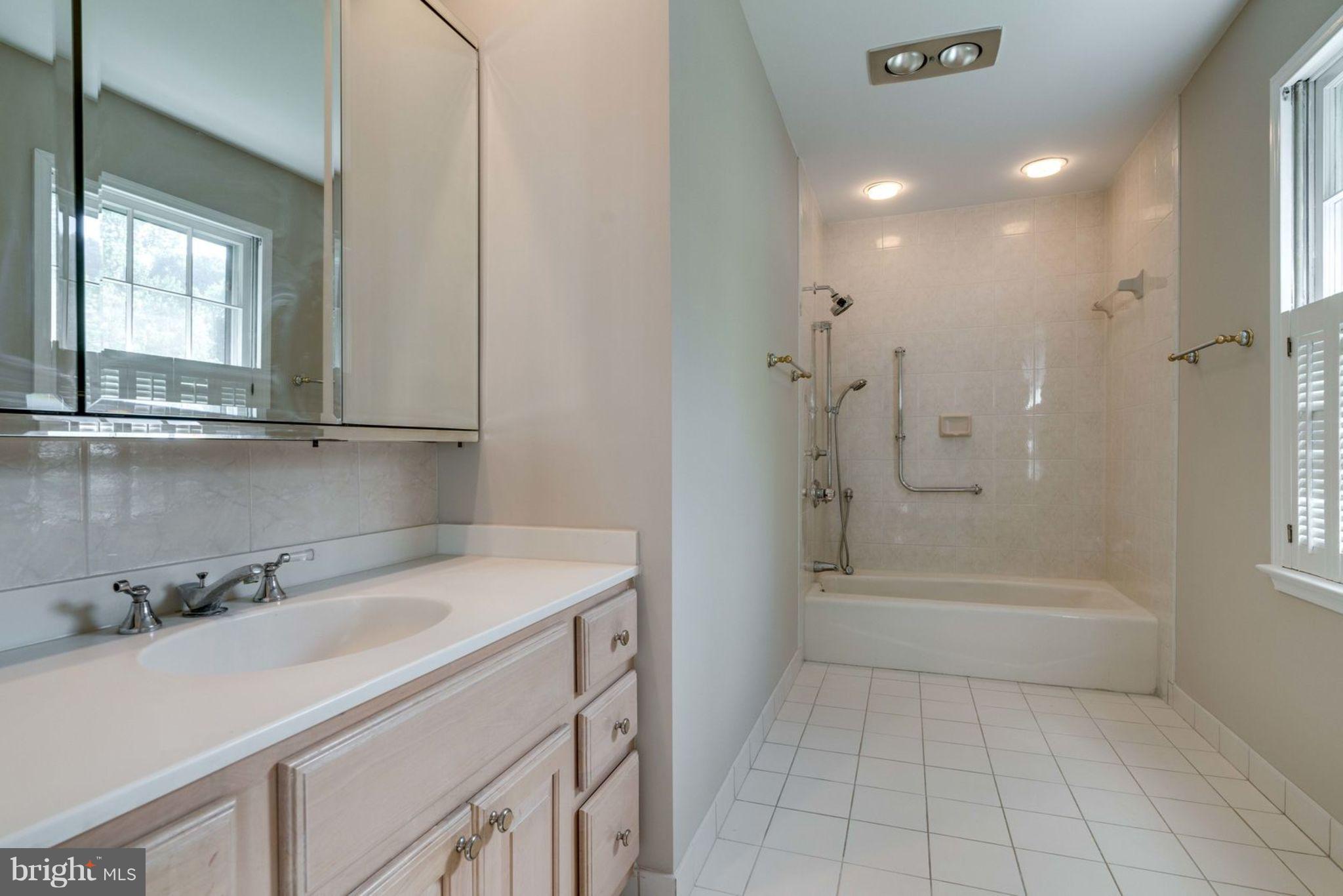 WAKEFIELD CHAPEL WOODS - Residential