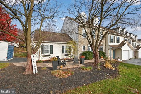 Photo of 30 Heron Drive, DENVER, PA 17517 (MLS # PALA2079146)