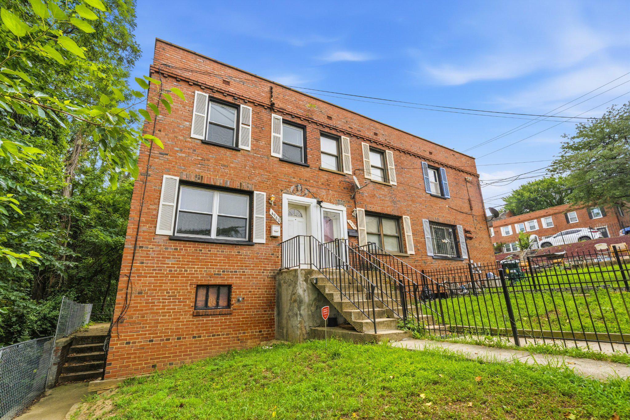 4960 JUST STREET NE