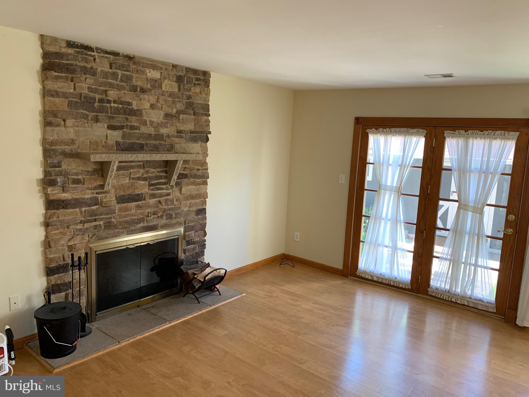 SUMMERHILL - Residential Lease