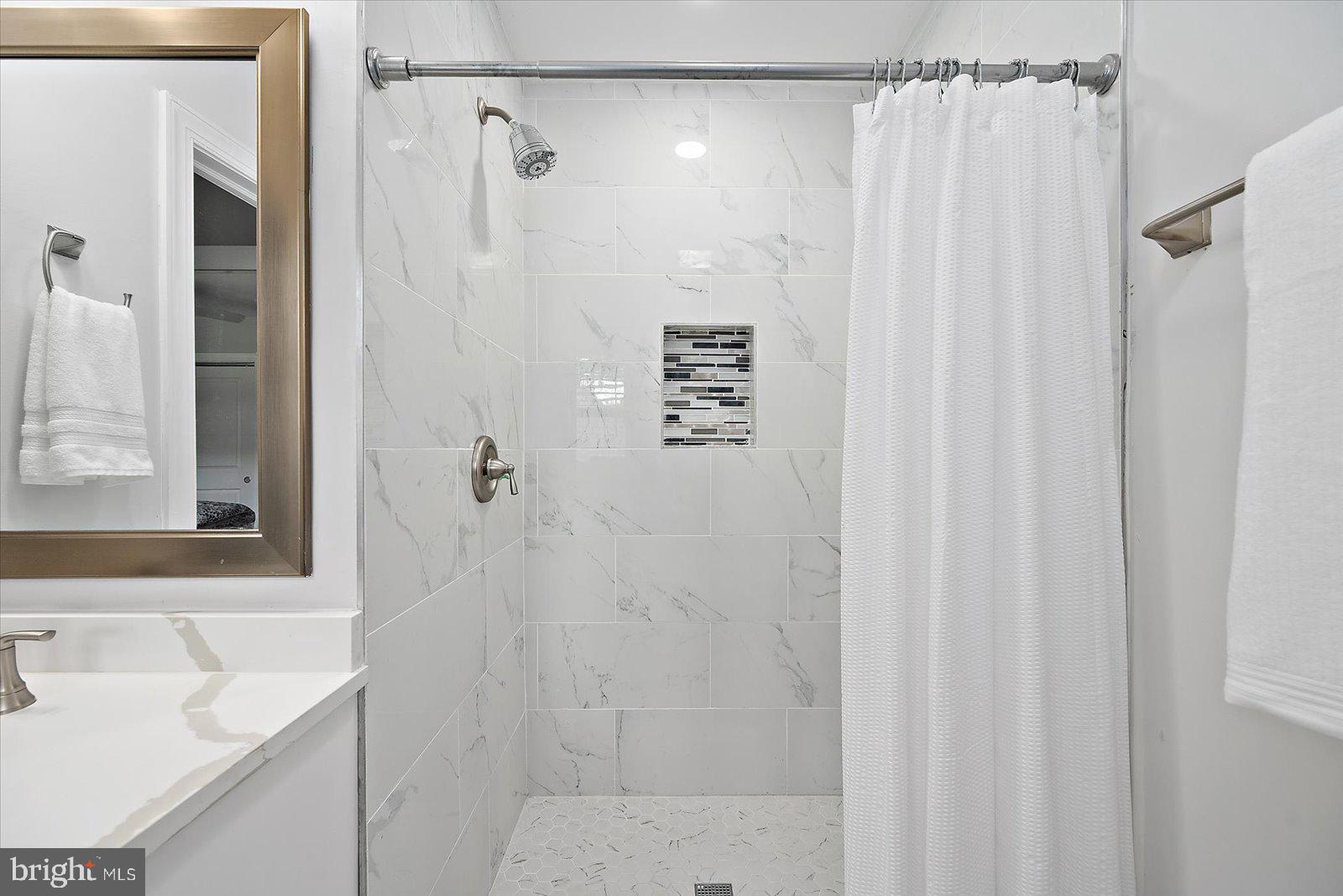 TONY TANK - Residential