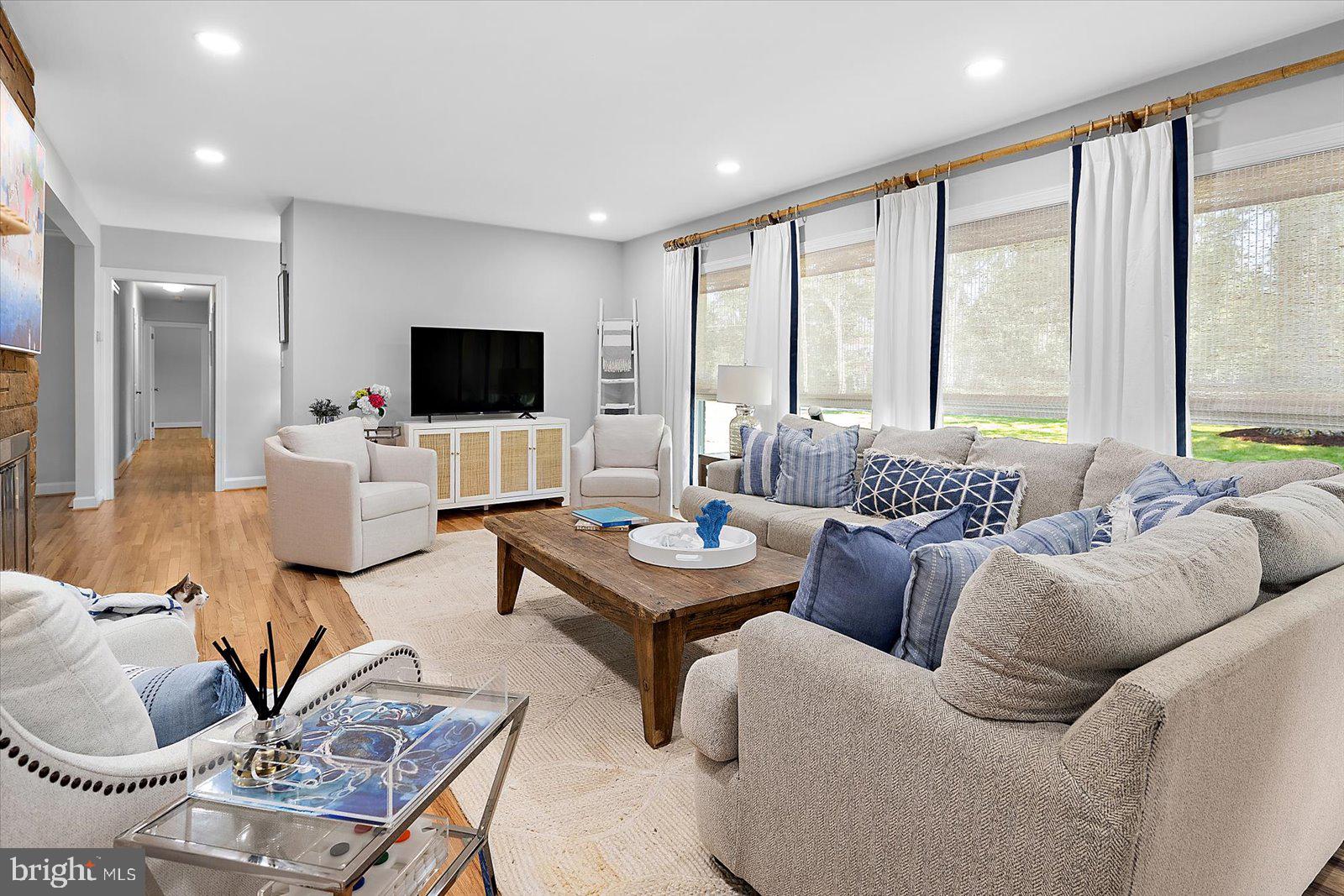 TONY TANK - Residential