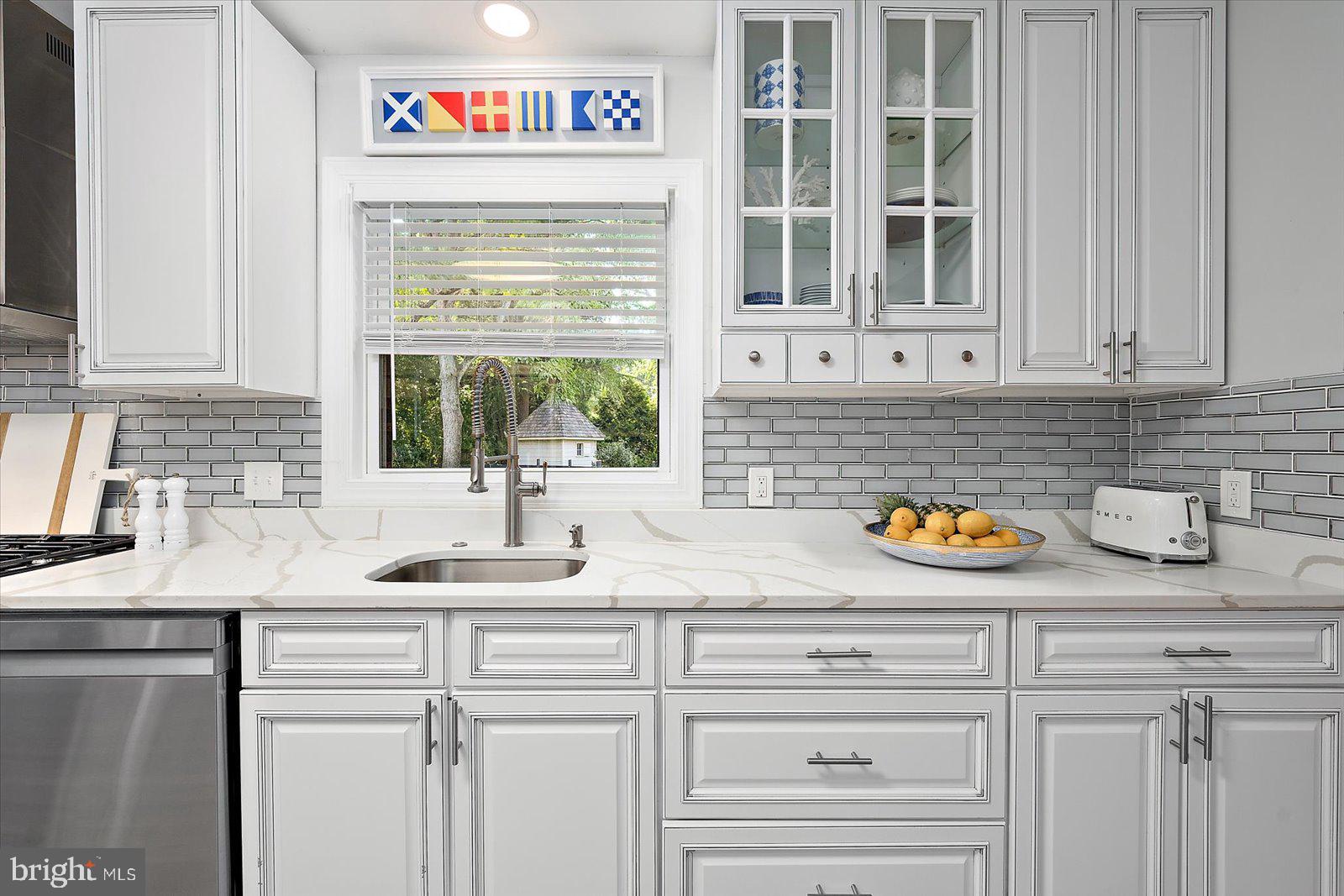 TONY TANK - Residential