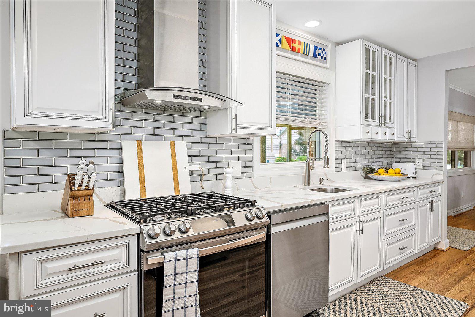 TONY TANK - Residential