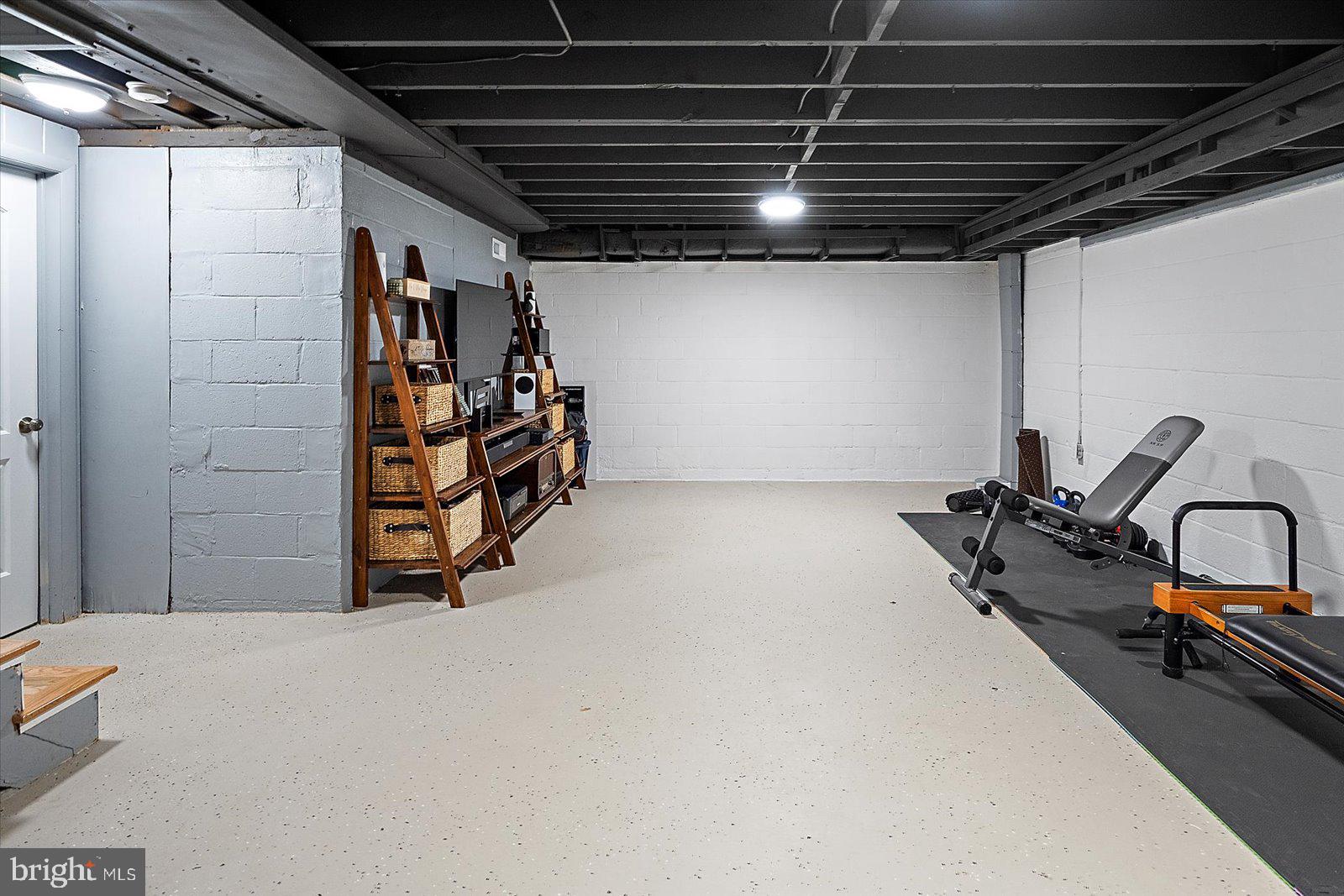 TONY TANK - Residential