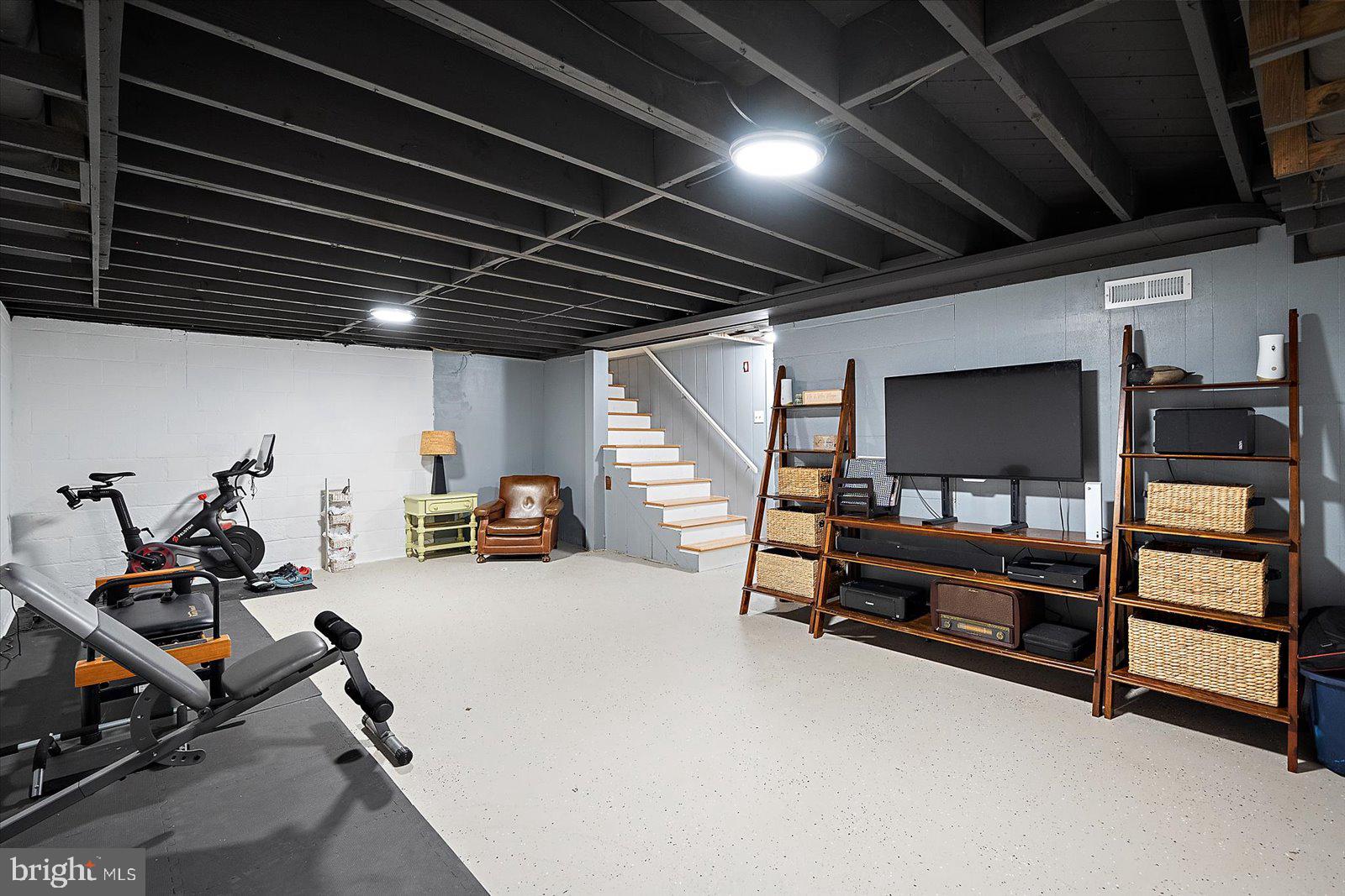 TONY TANK - Residential