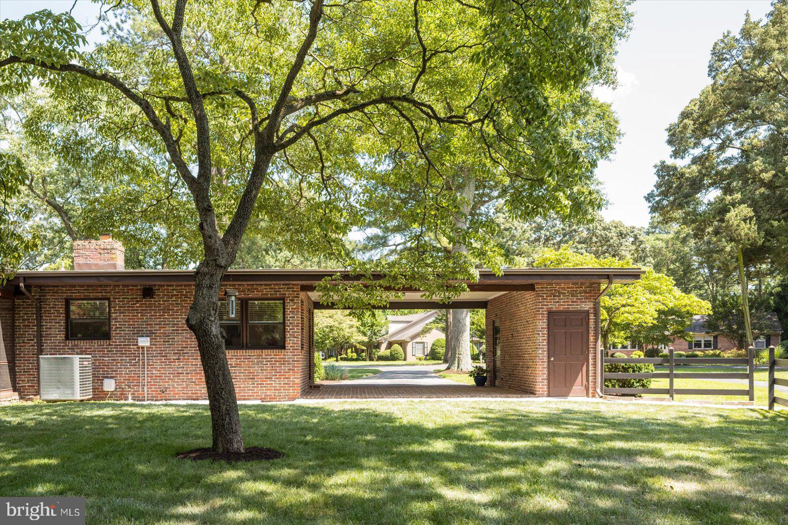 TONY TANK - Residential