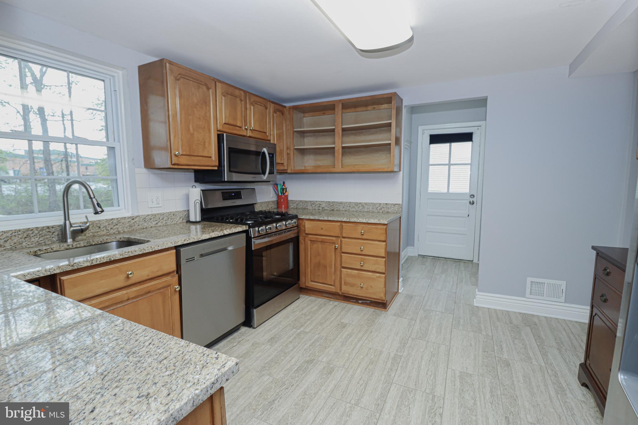 LAKE RIDGE - Residential