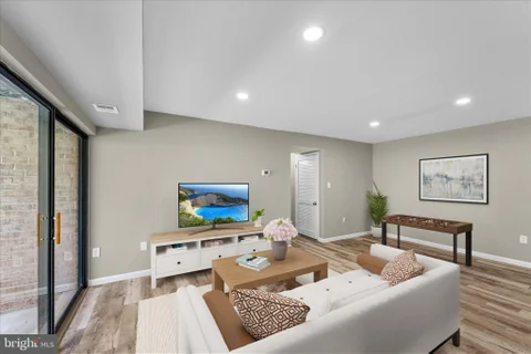 9730 Kingsbridge Drive Unit 3, Fairfax, VA 22031 - #: VAFX2331948