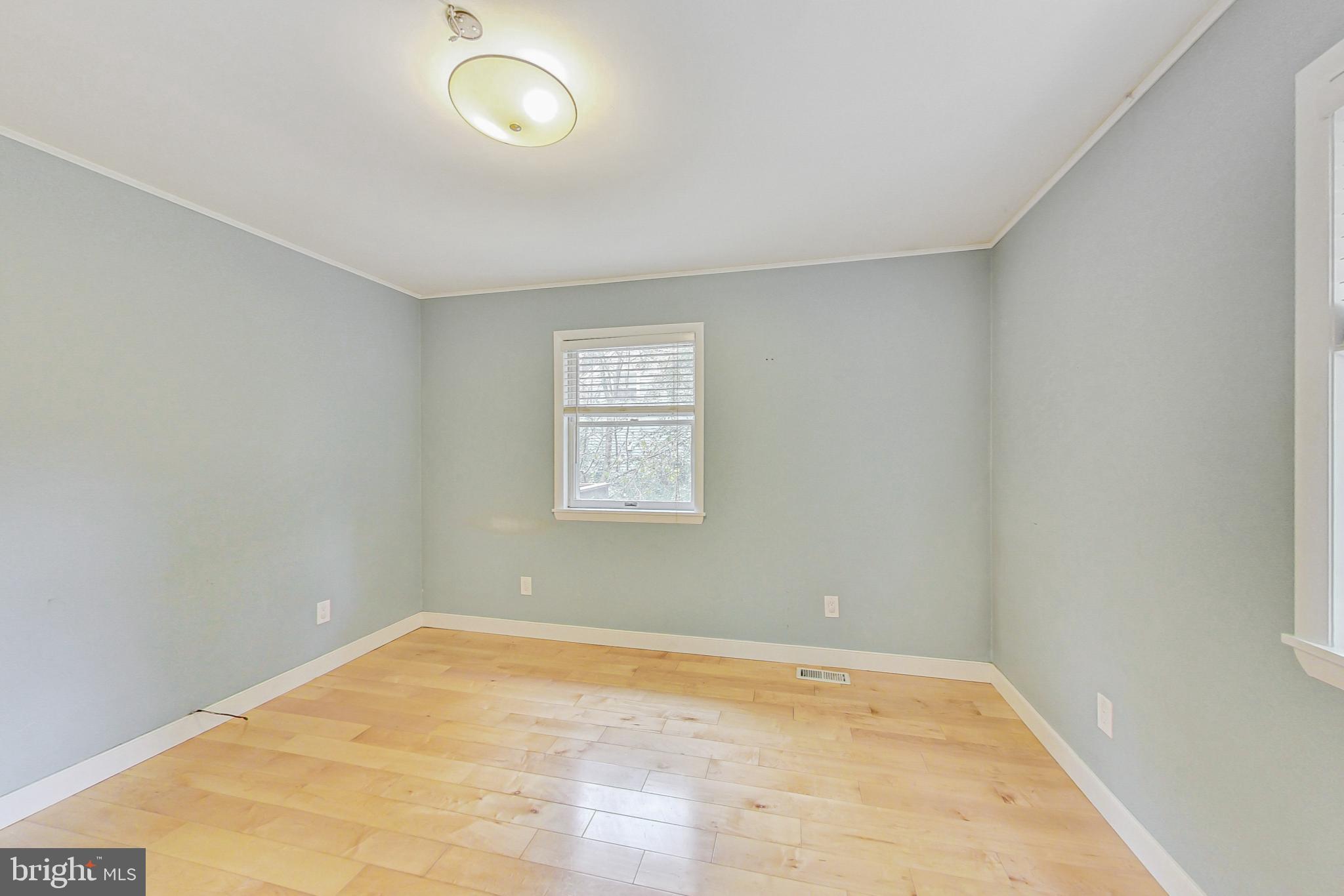 HILLSMERE ESTATES - Residential Lease