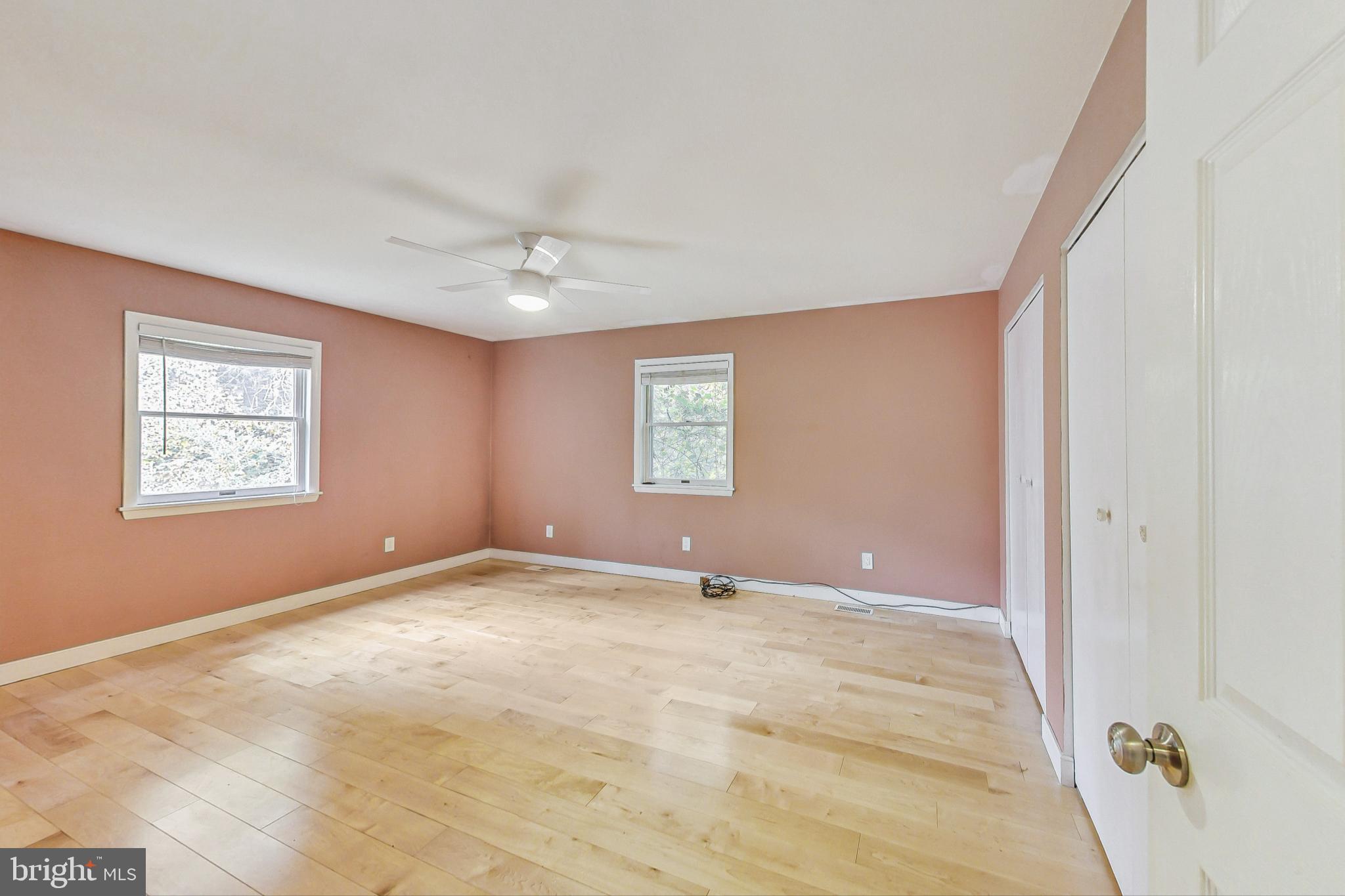 HILLSMERE ESTATES - Residential Lease