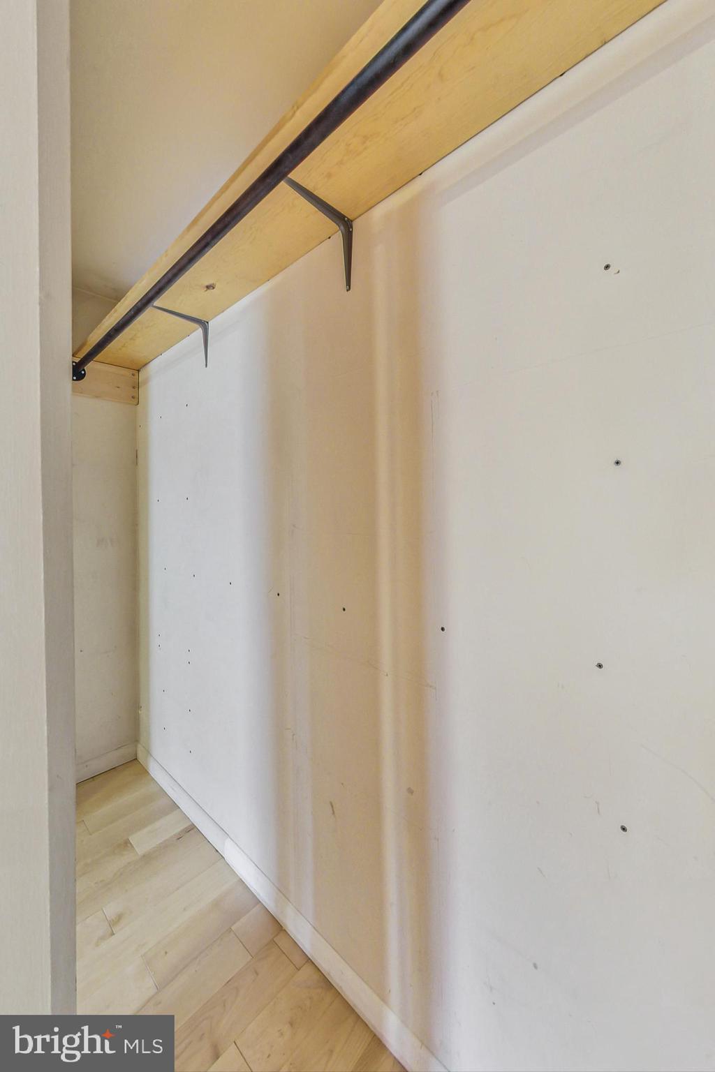 HILLSMERE ESTATES - Residential Lease