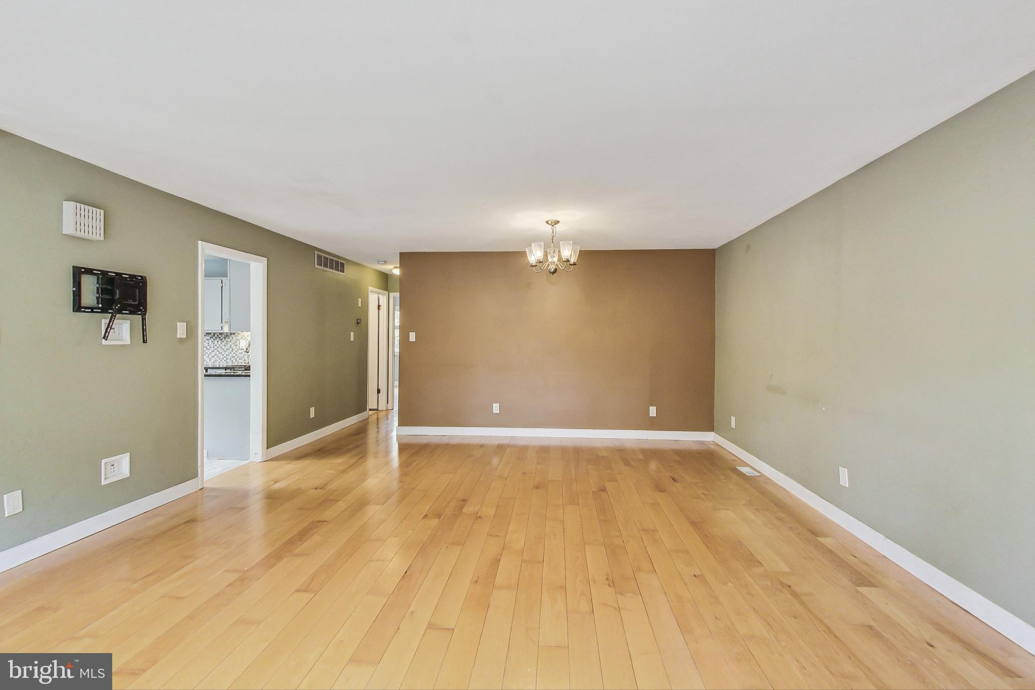 HILLSMERE ESTATES - Residential Lease