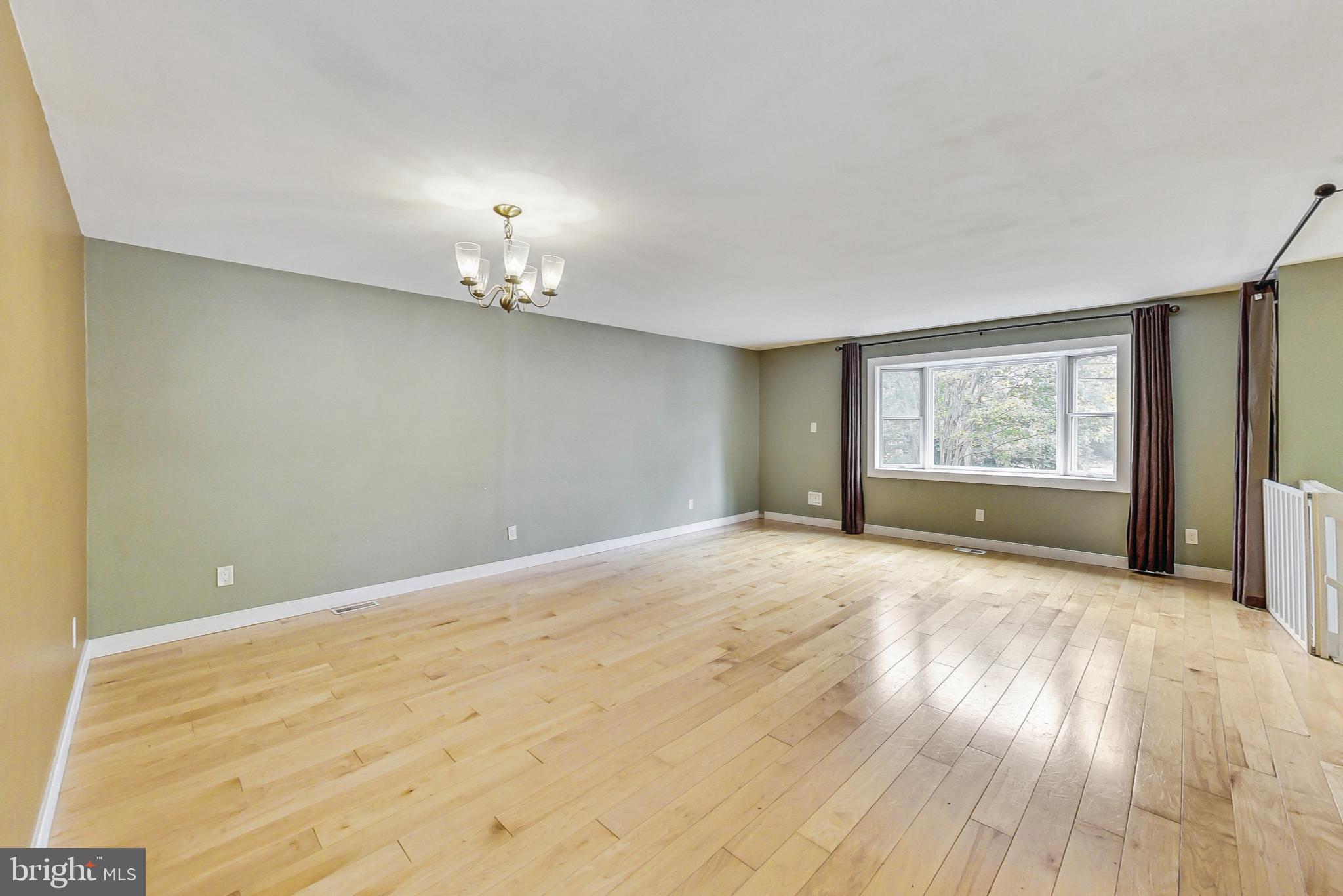 HILLSMERE ESTATES - Residential Lease