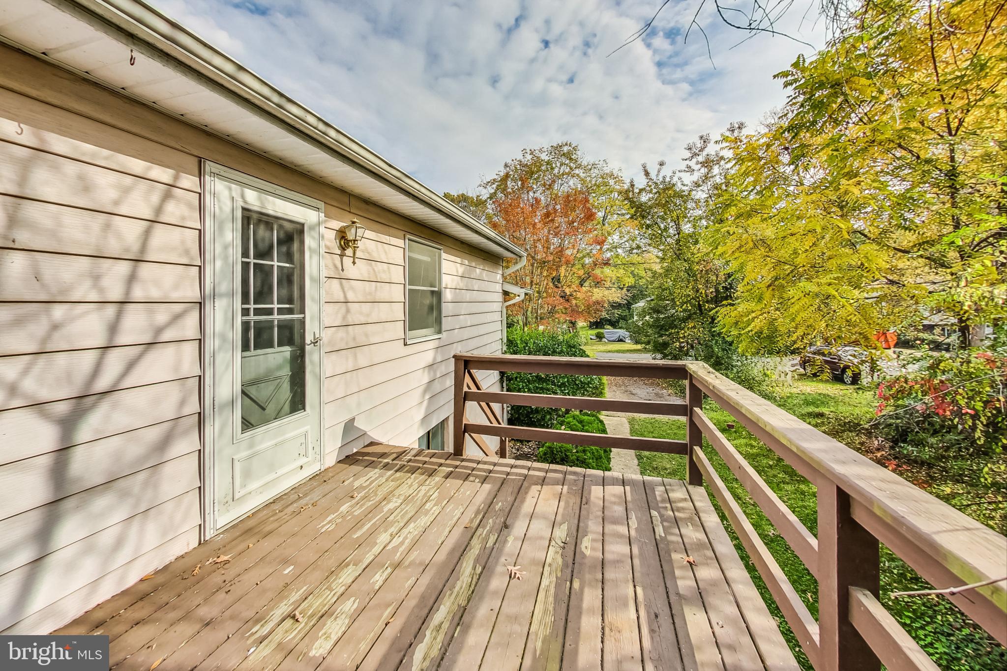 HILLSMERE ESTATES - Residential Lease