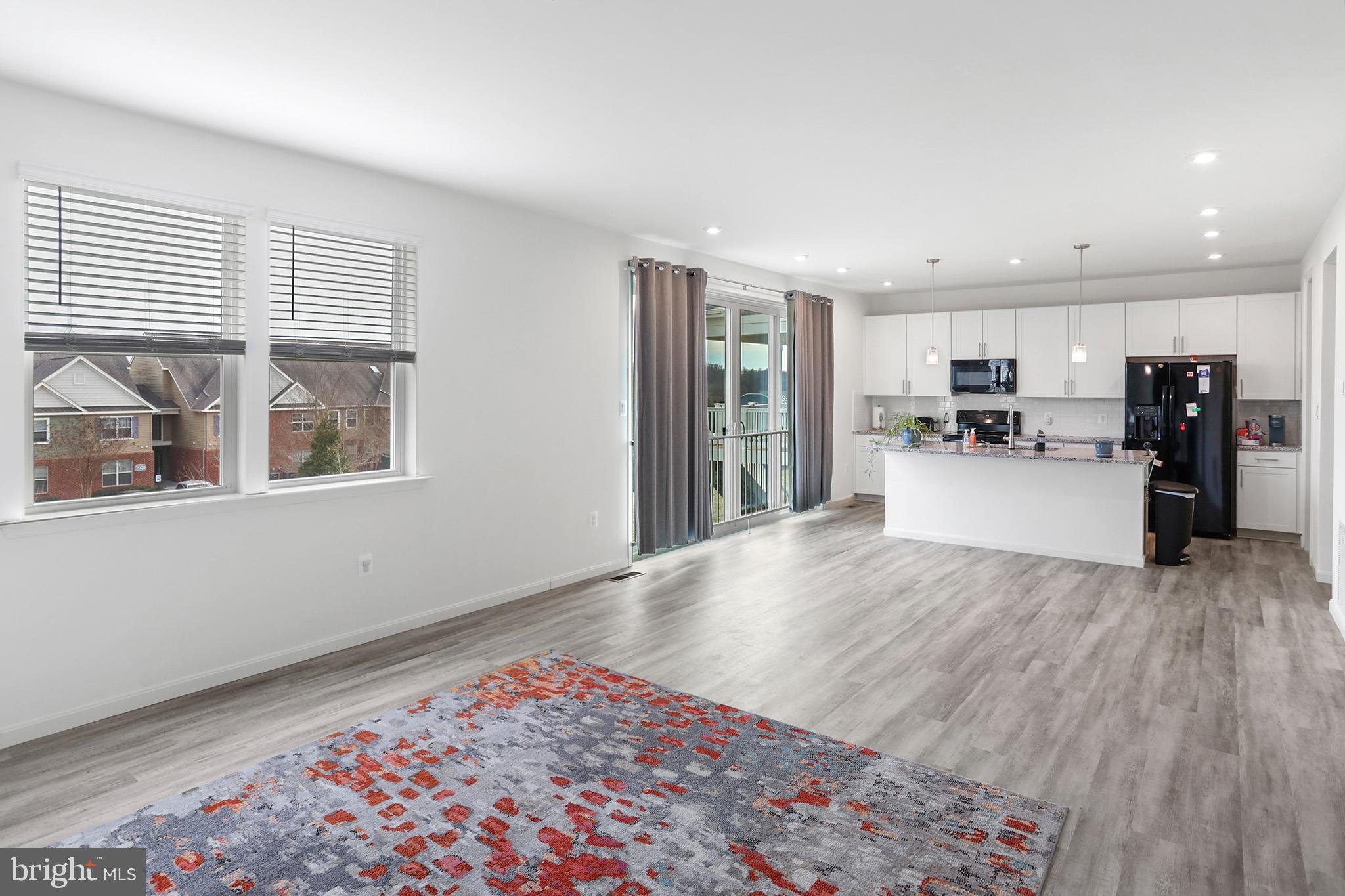 ROUND HILL MEADOWS - Residential