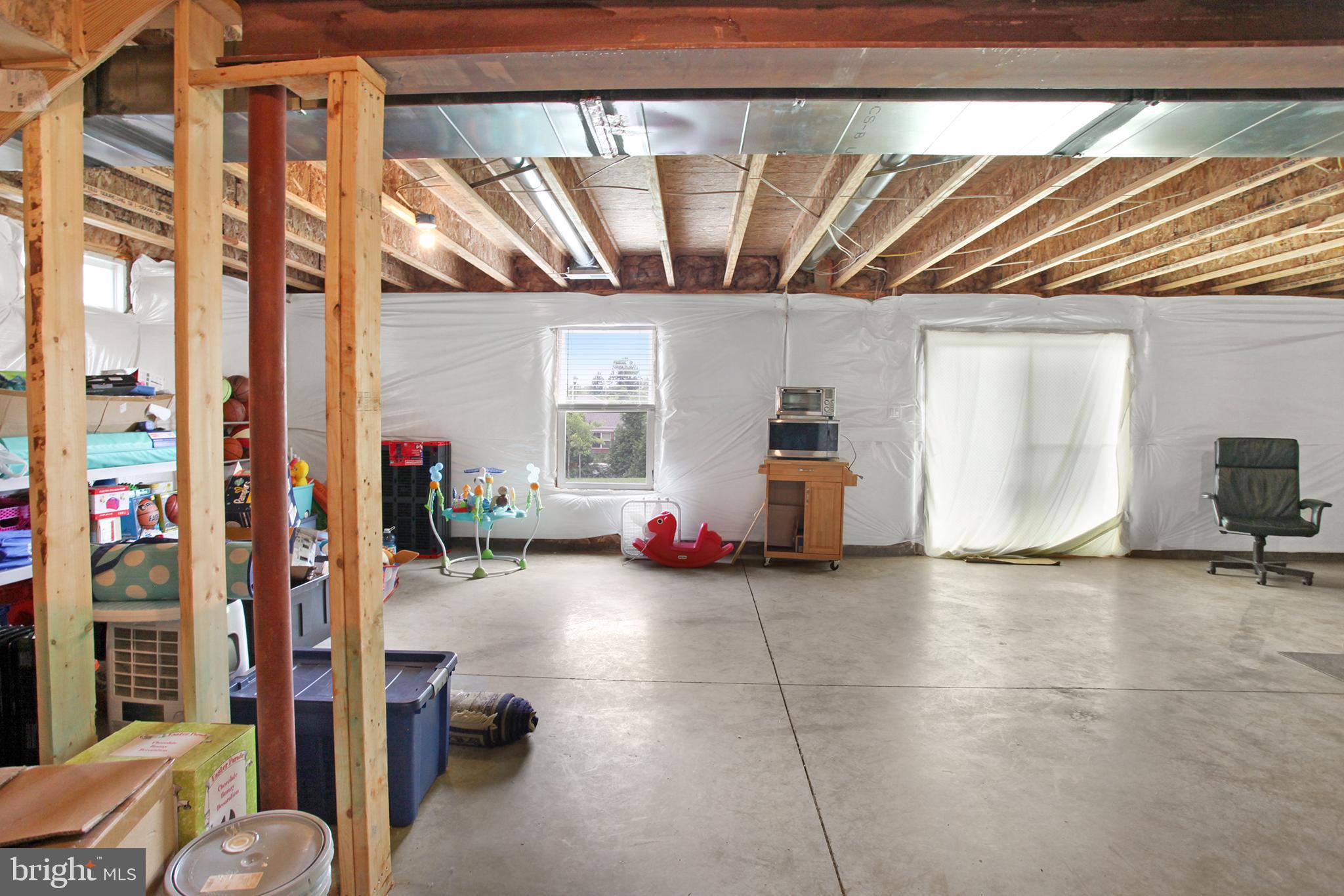 ROUND HILL MEADOWS - Residential