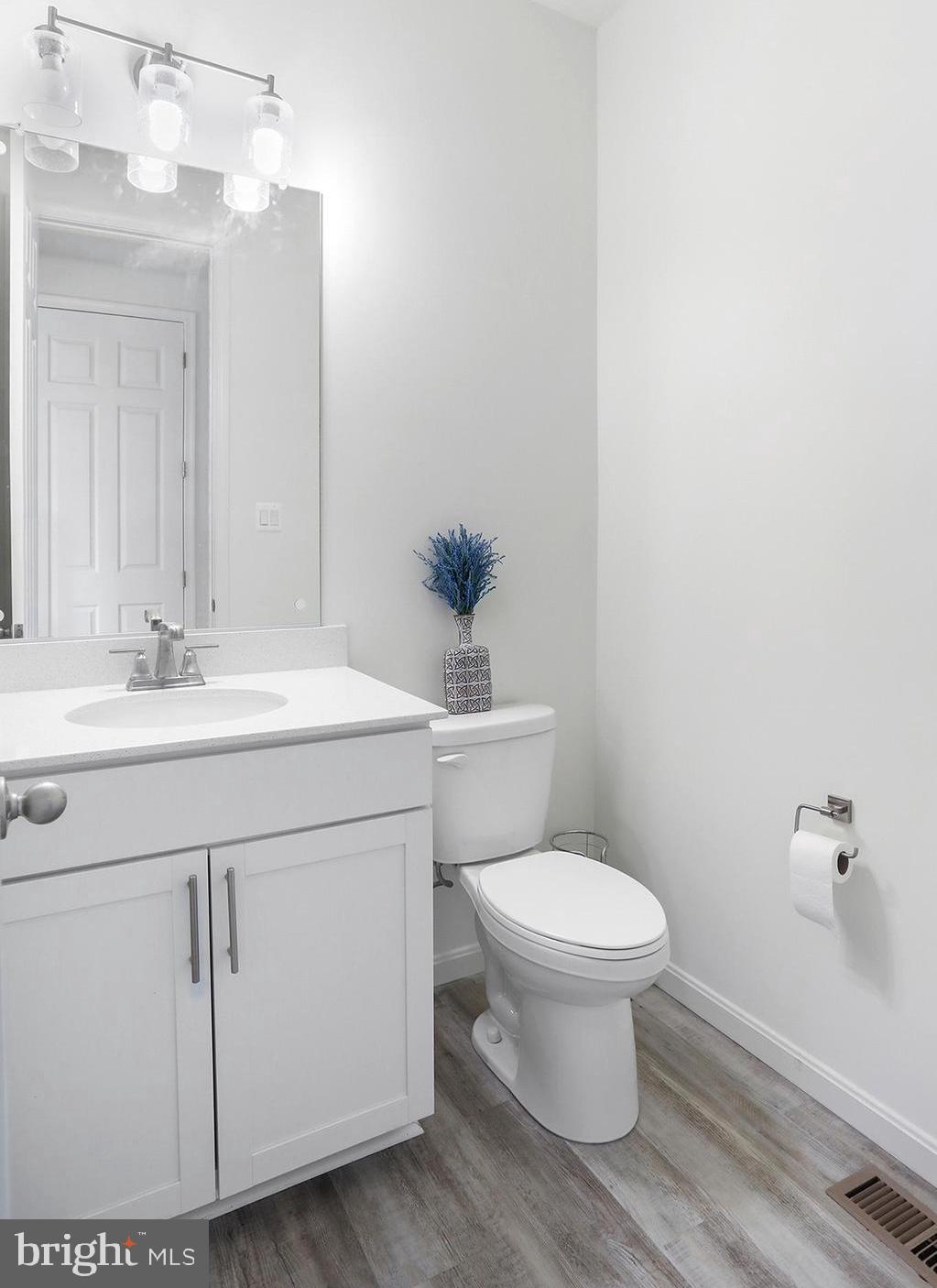 ROUND HILL MEADOWS - Residential