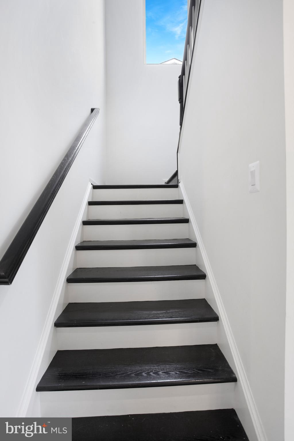 ROUND HILL MEADOWS - Residential