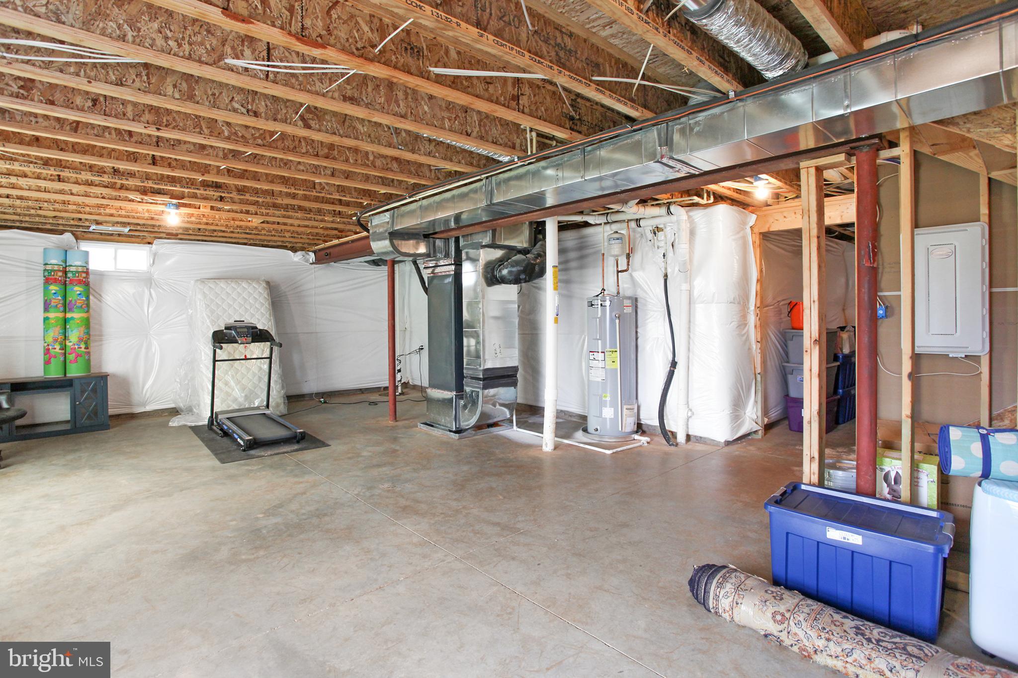 ROUND HILL MEADOWS - Residential