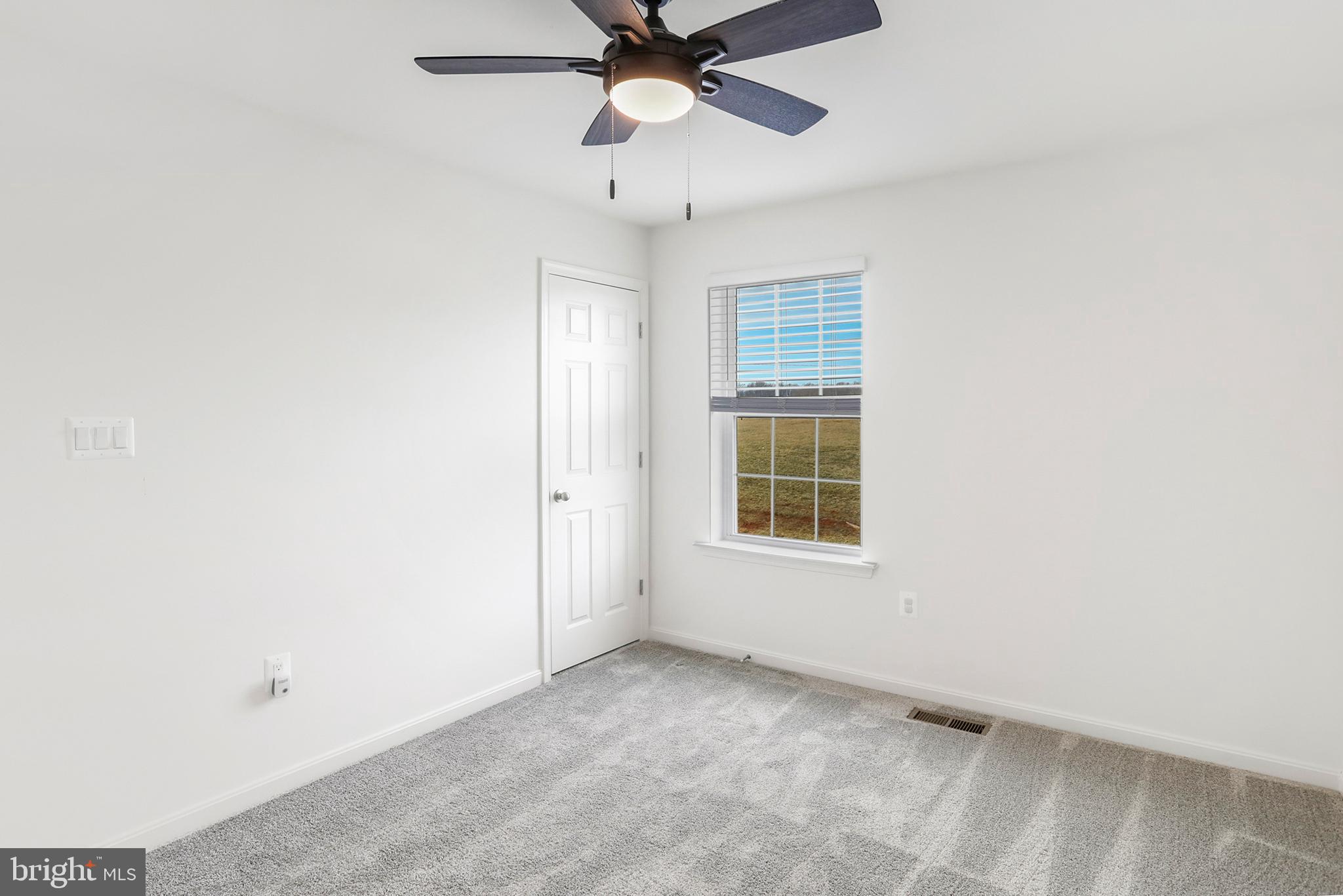 ROUND HILL MEADOWS - Residential