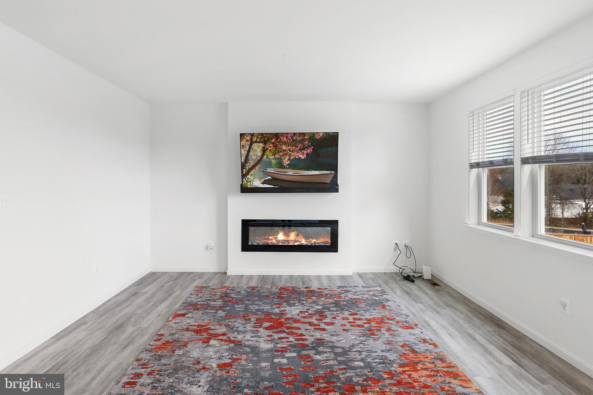 ROUND HILL MEADOWS - Residential