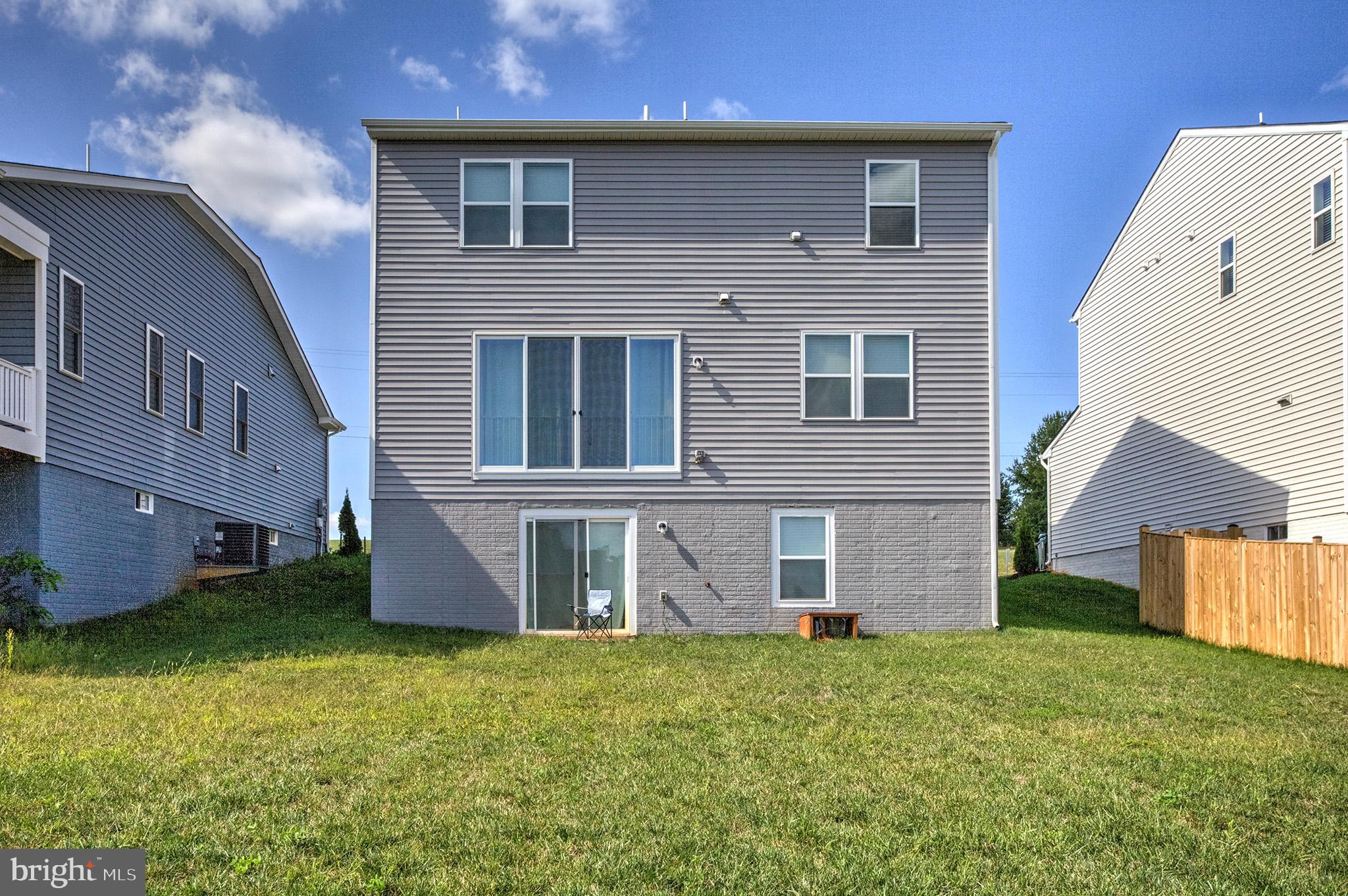 ROUND HILL MEADOWS - Residential