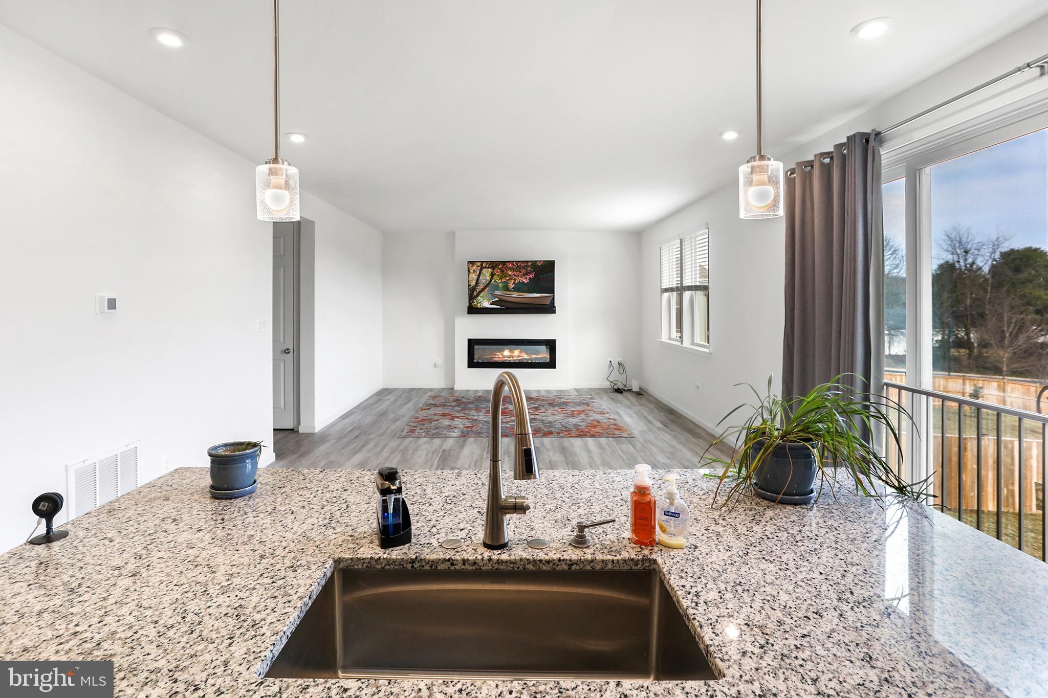 ROUND HILL MEADOWS - Residential