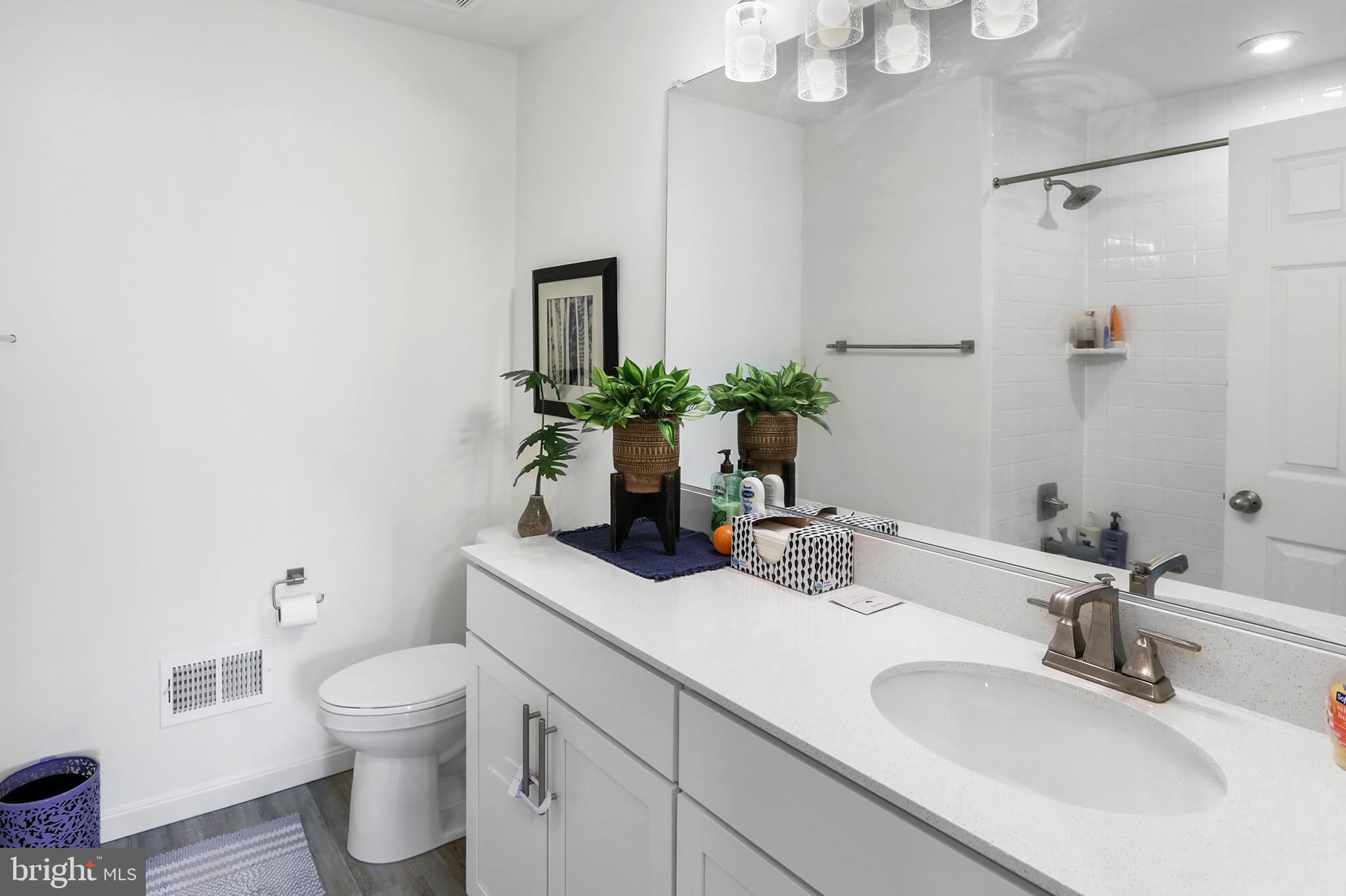 ROUND HILL MEADOWS - Residential