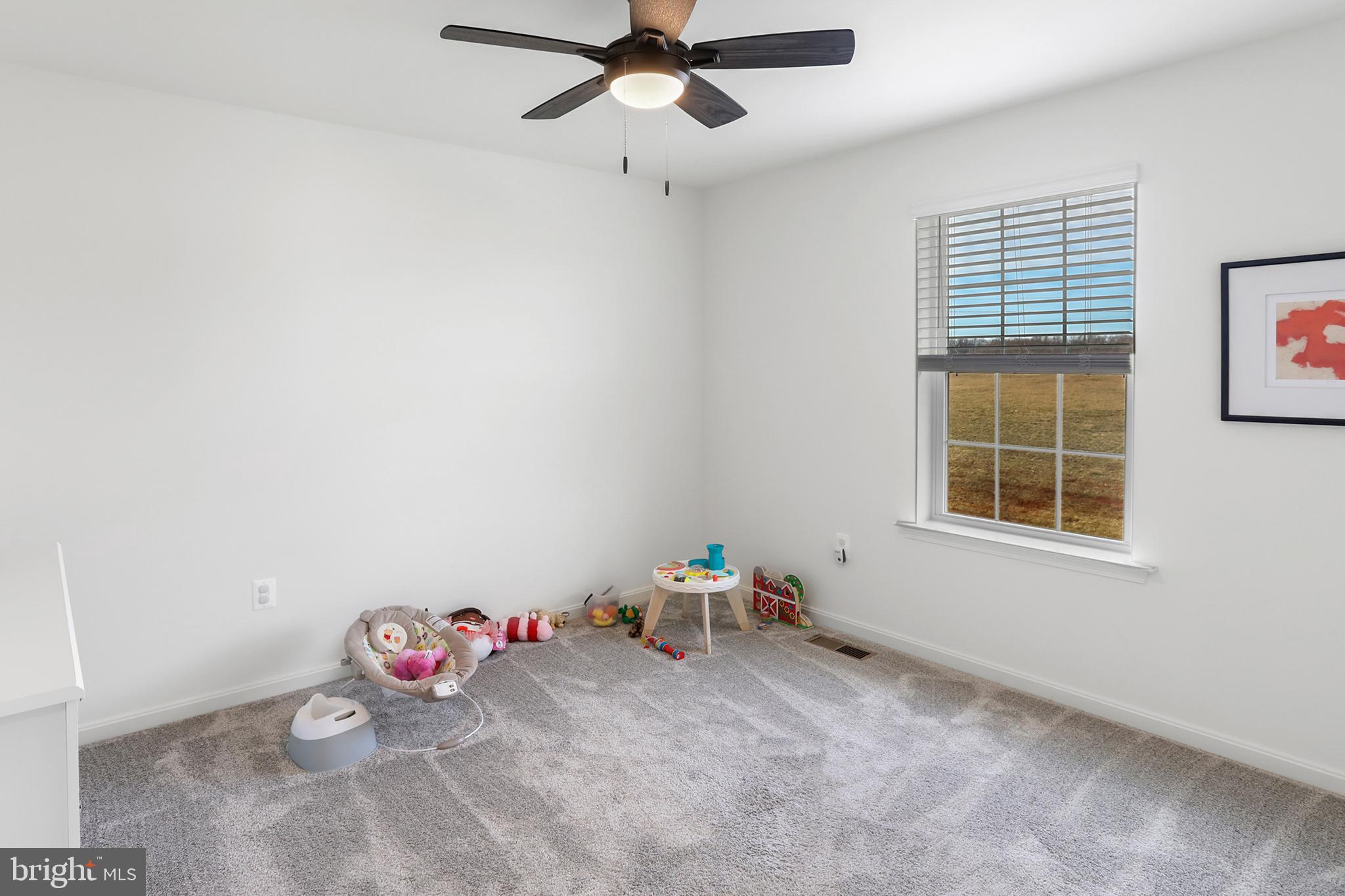 ROUND HILL MEADOWS - Residential