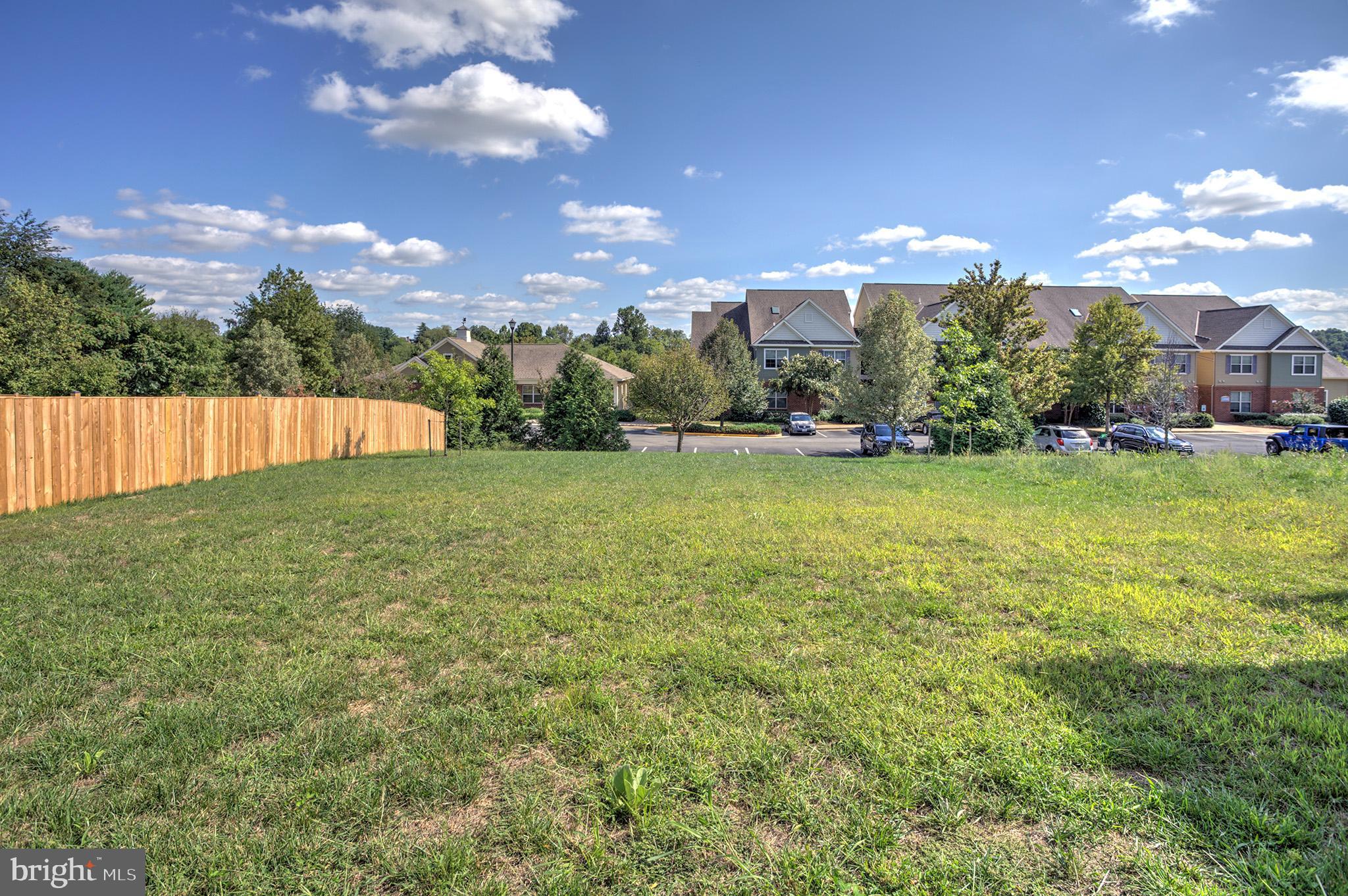 ROUND HILL MEADOWS - Residential