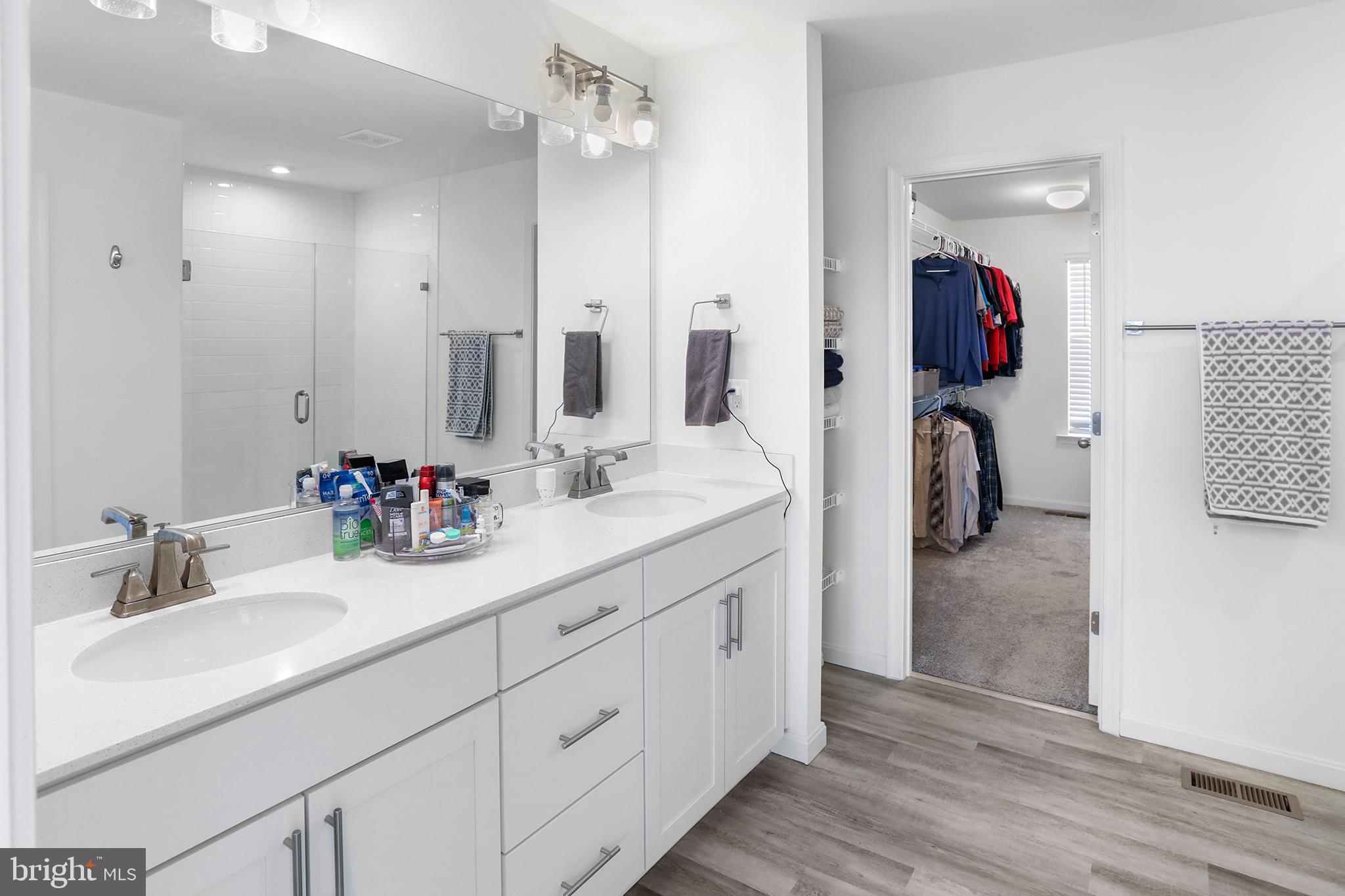 ROUND HILL MEADOWS - Residential