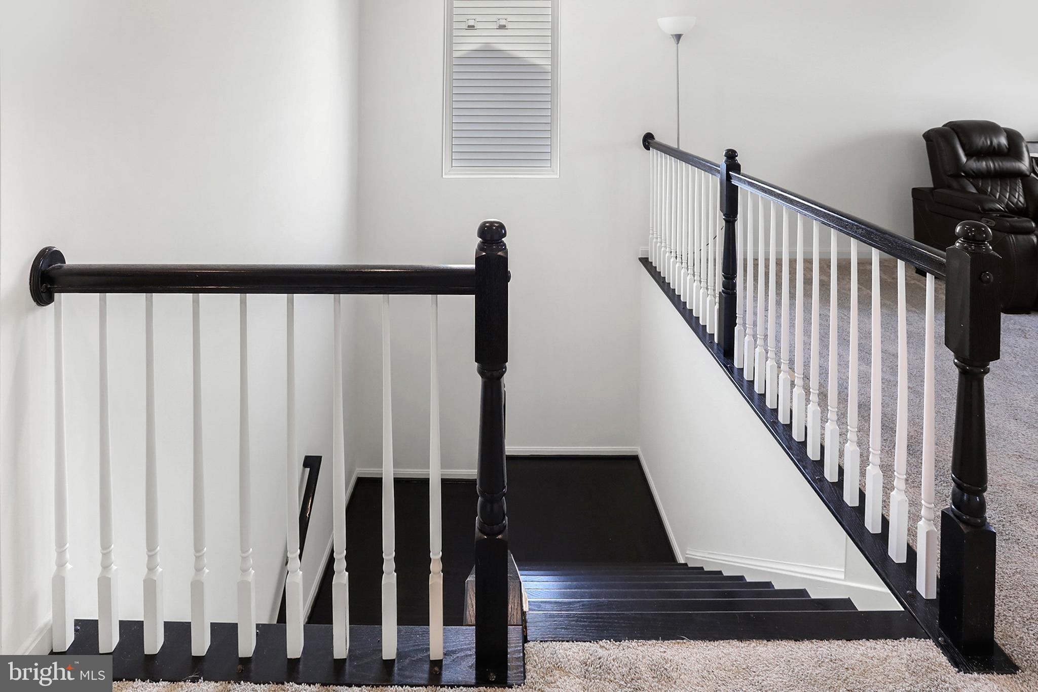 ROUND HILL MEADOWS - Residential