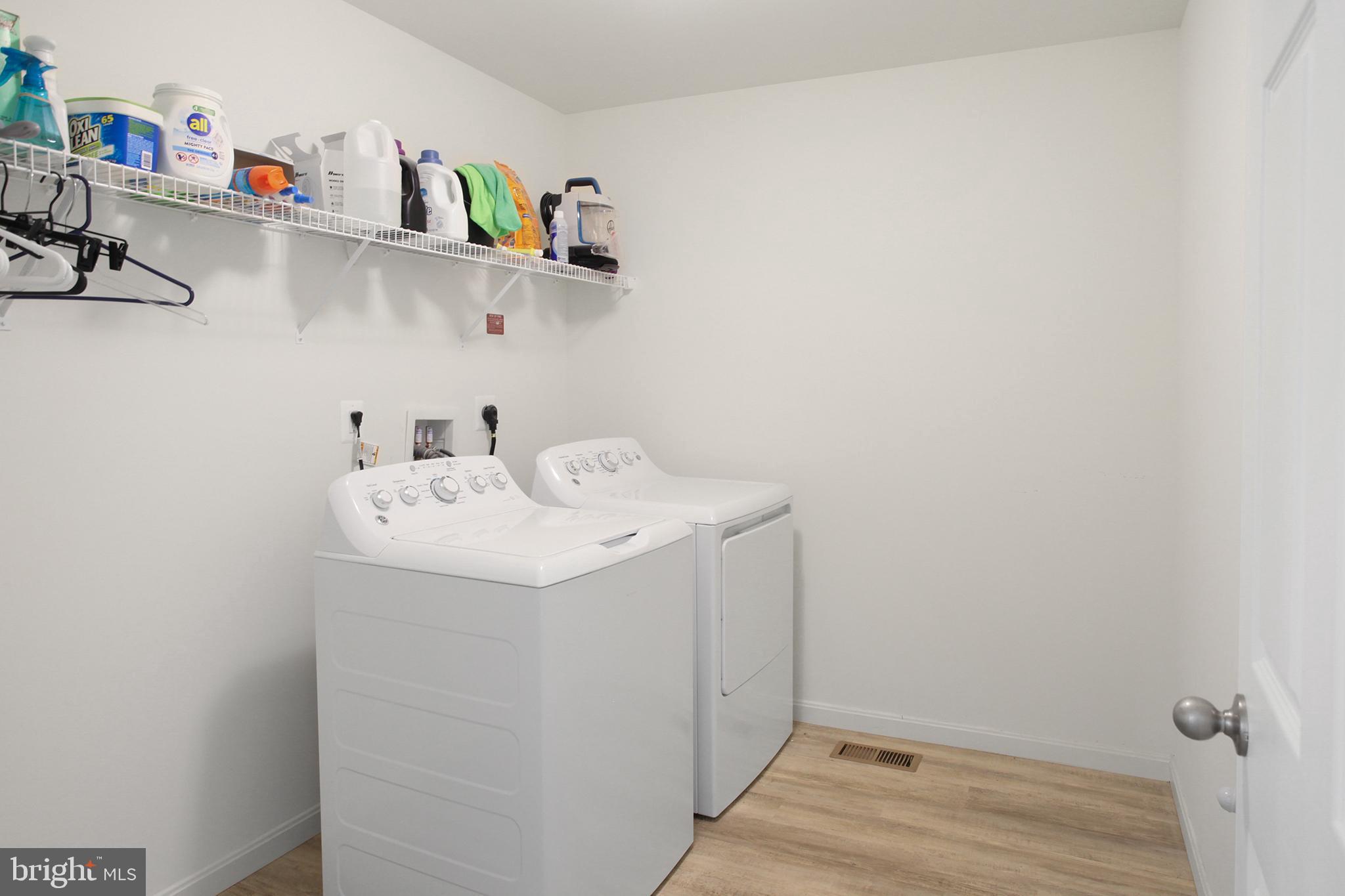 ROUND HILL MEADOWS - Residential