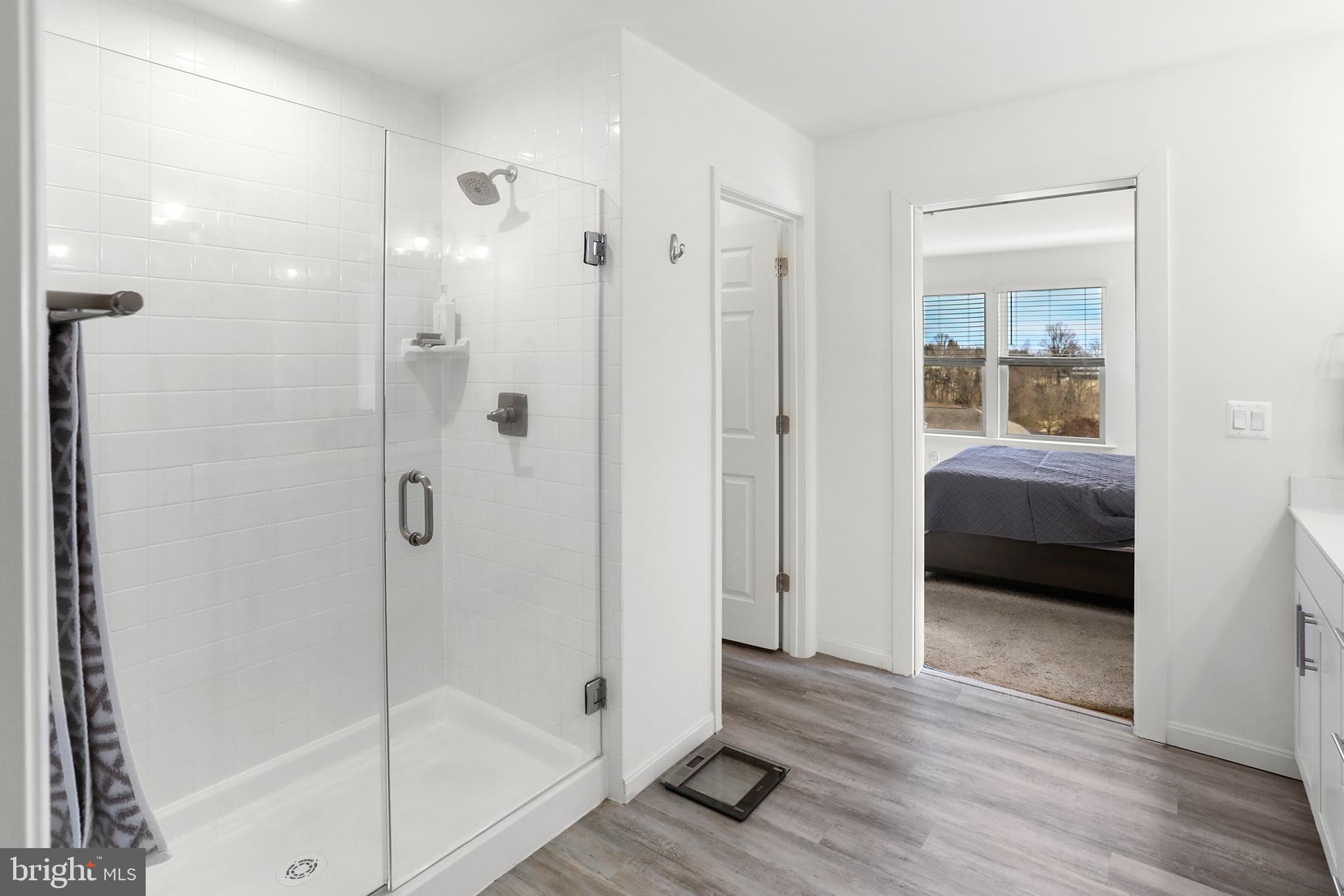 ROUND HILL MEADOWS - Residential