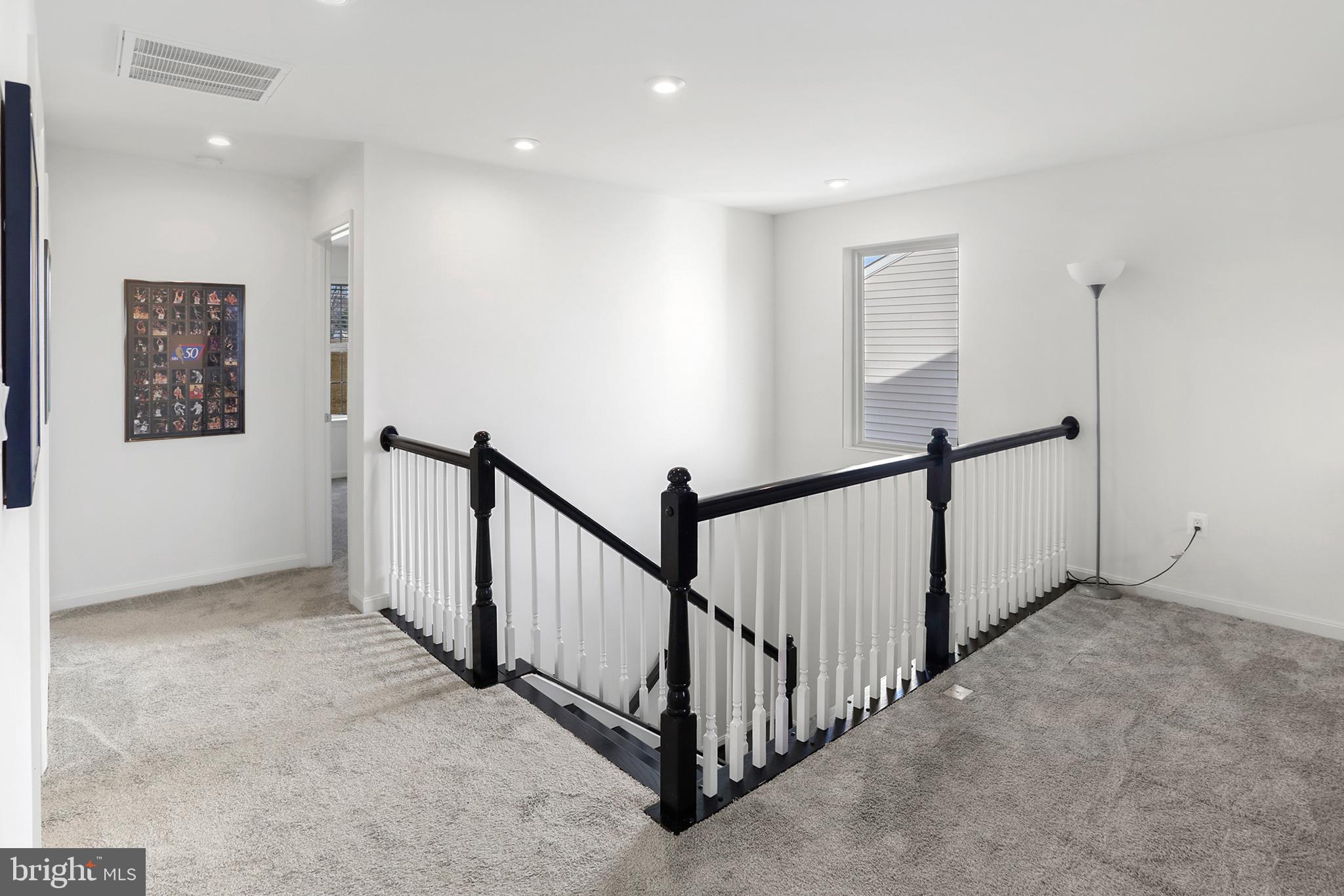 ROUND HILL MEADOWS - Residential