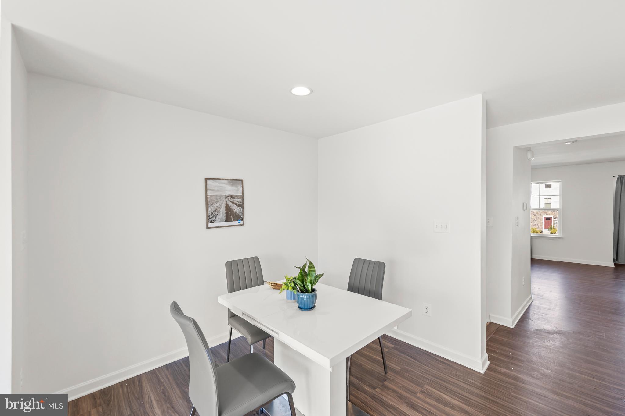 TOWNES AT TATE MANOR - Residential