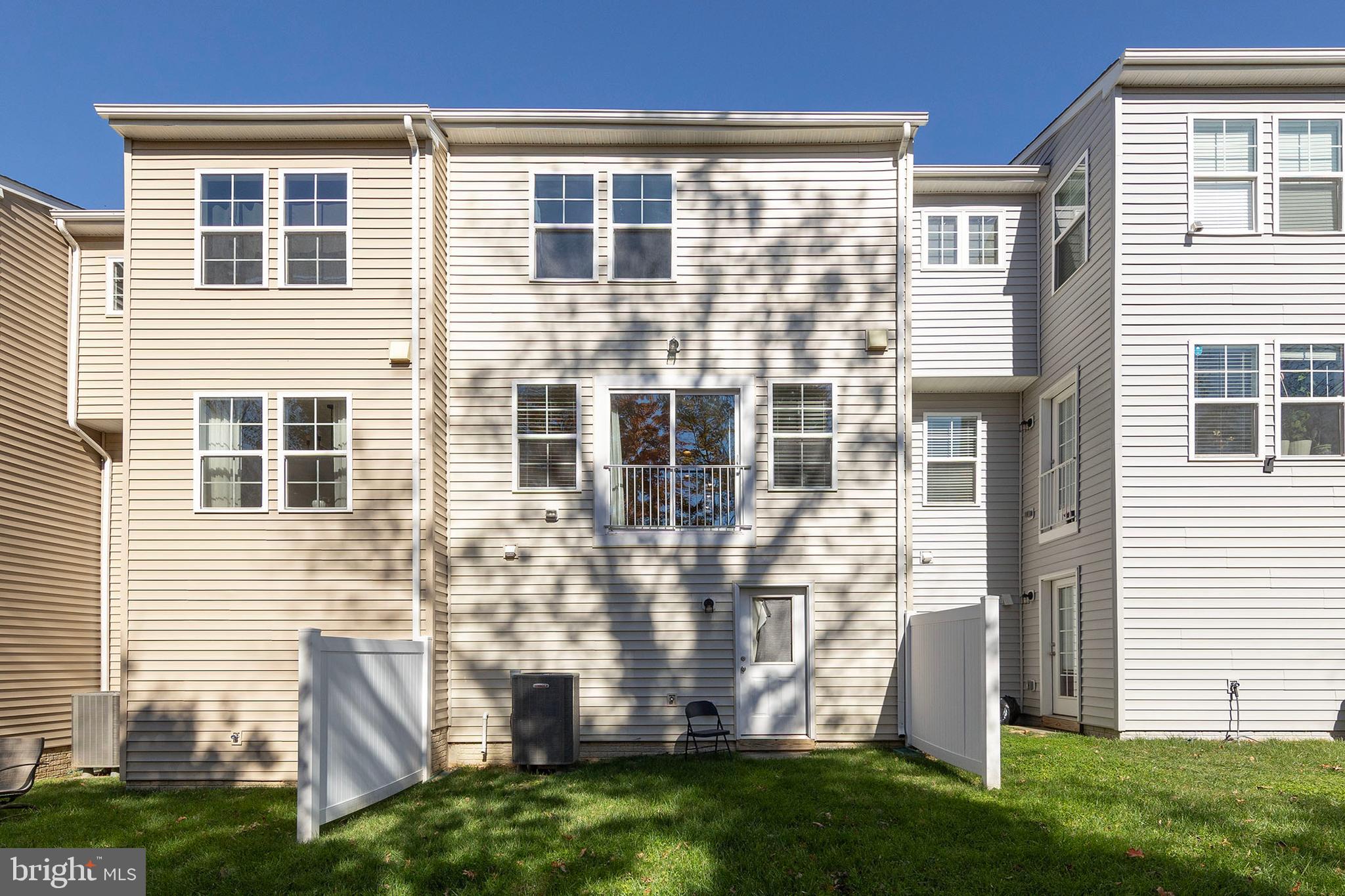 TOWNES AT TATE MANOR - Residential