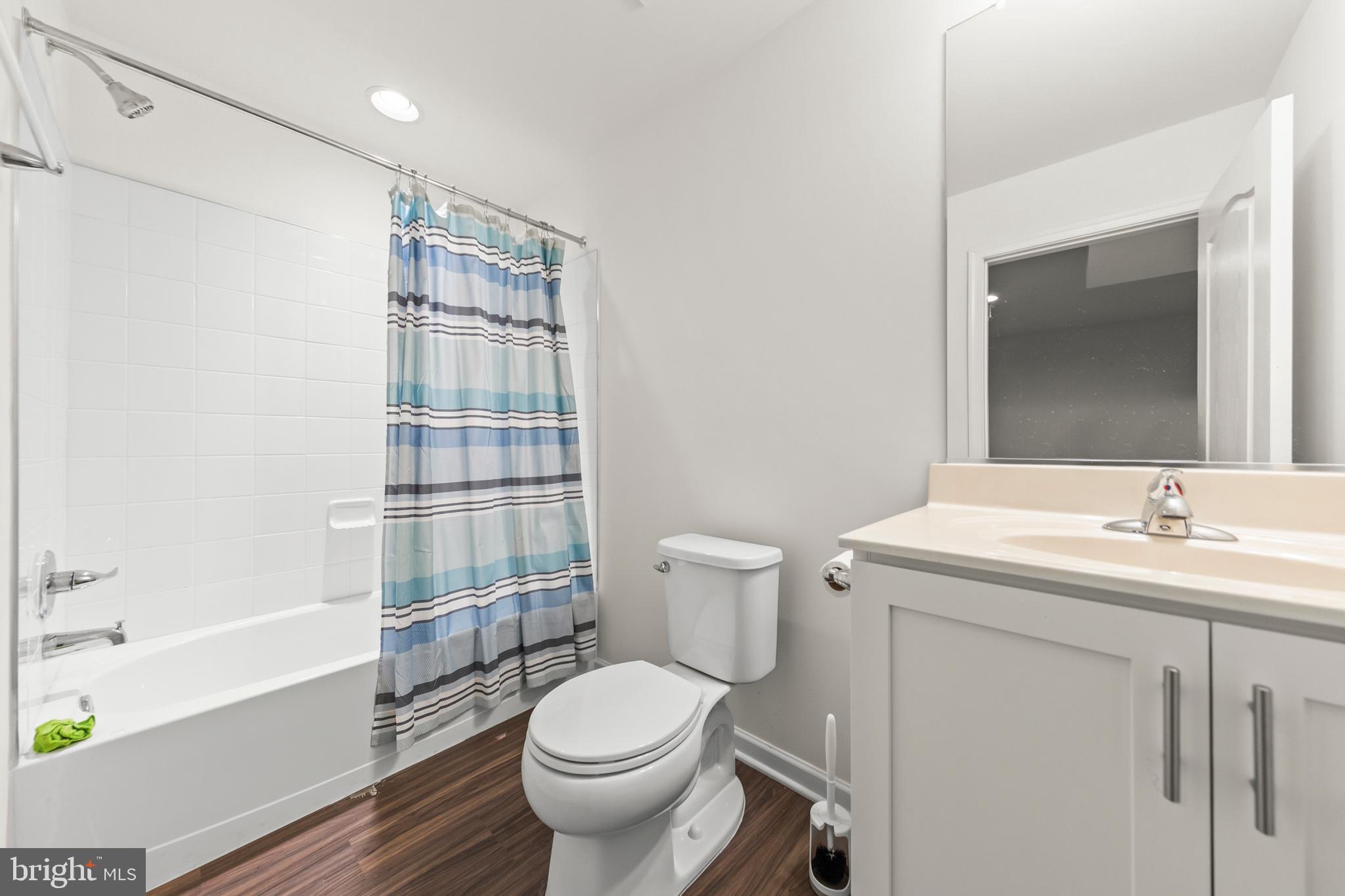 TOWNES AT TATE MANOR - Residential