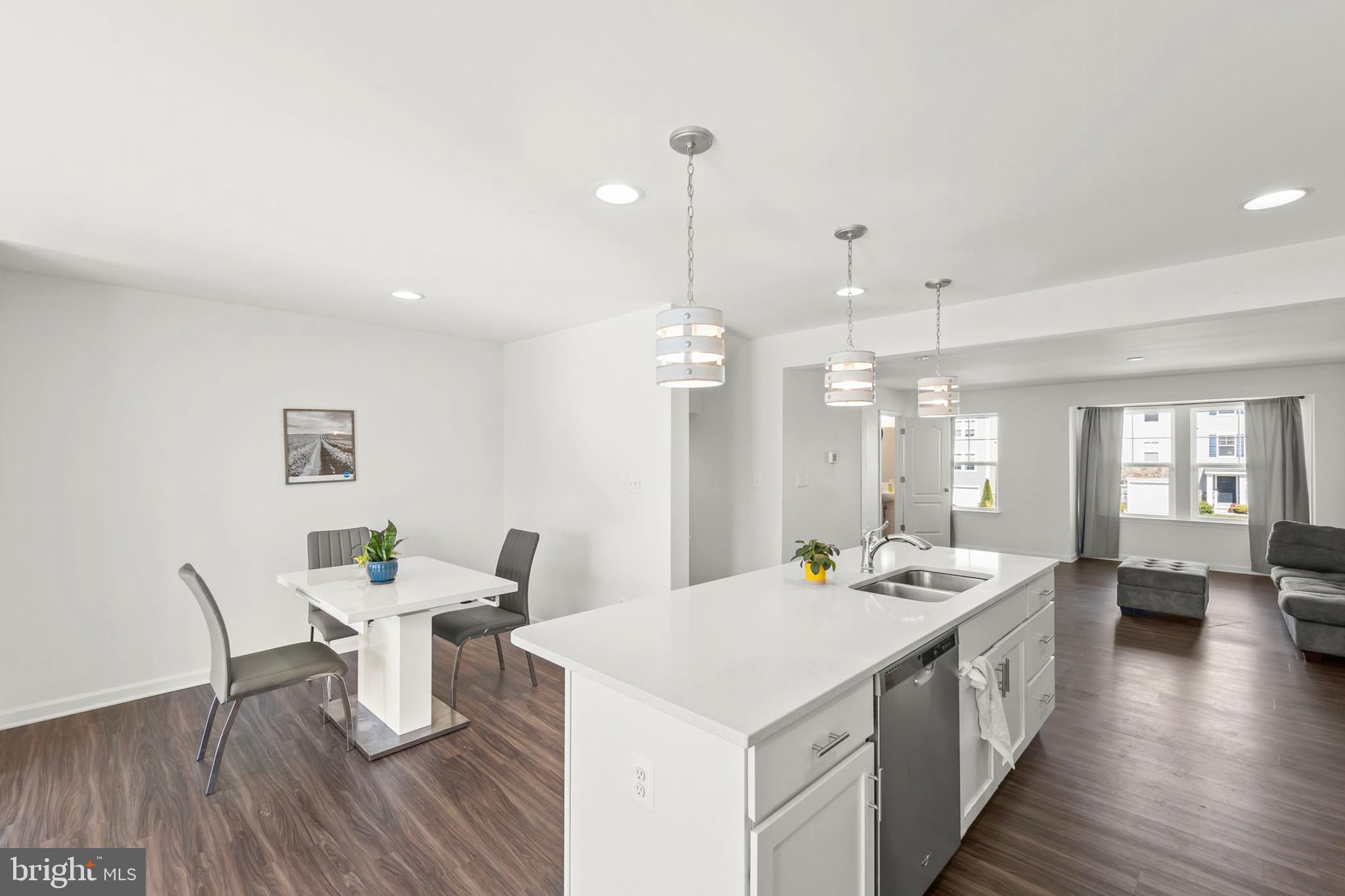 TOWNES AT TATE MANOR - Residential