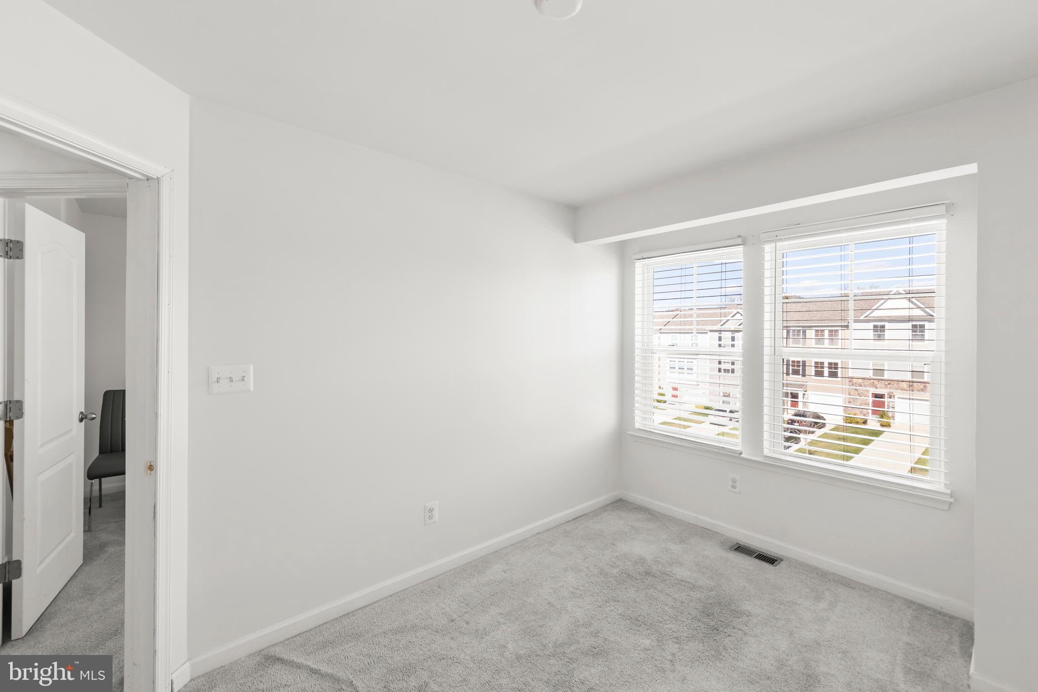 TOWNES AT TATE MANOR - Residential