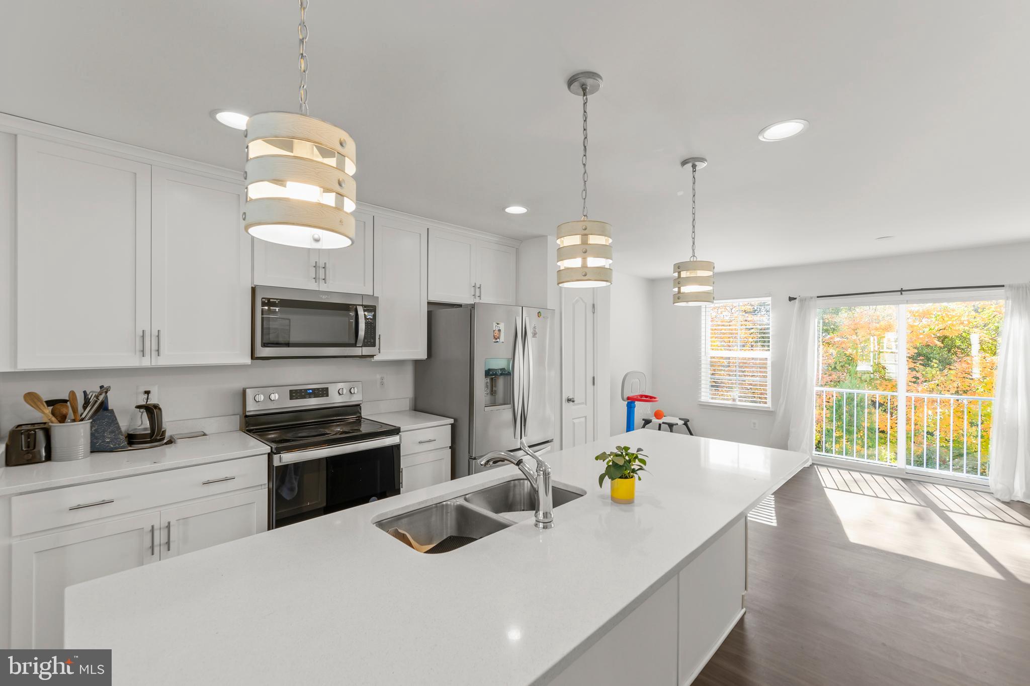 TOWNES AT TATE MANOR - Residential