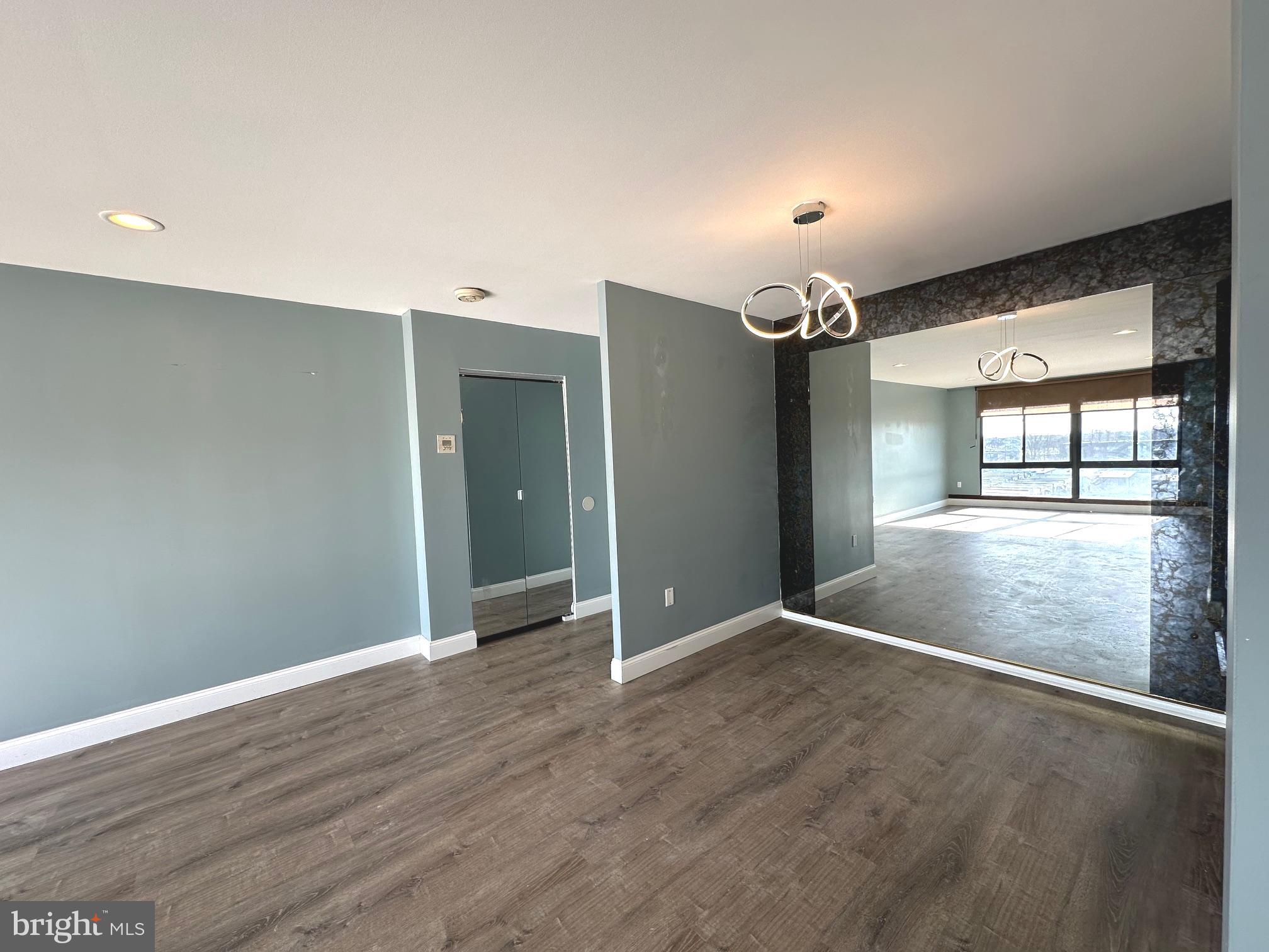 7600 E ROOSEVELT BOULEVARD 810