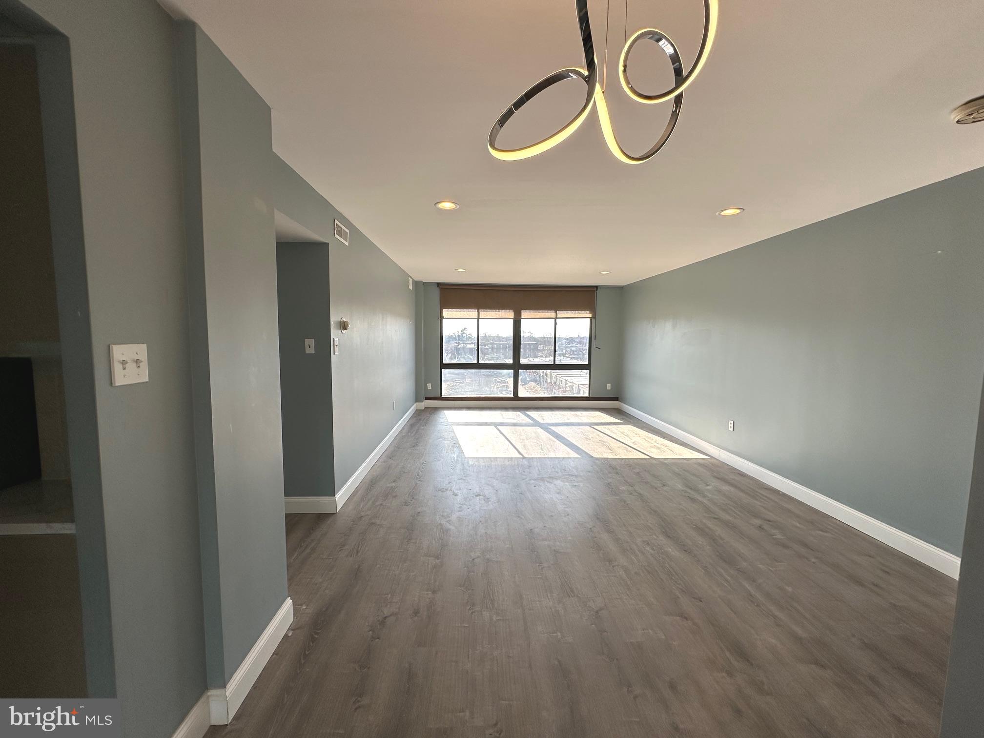 7600 E ROOSEVELT BOULEVARD 810