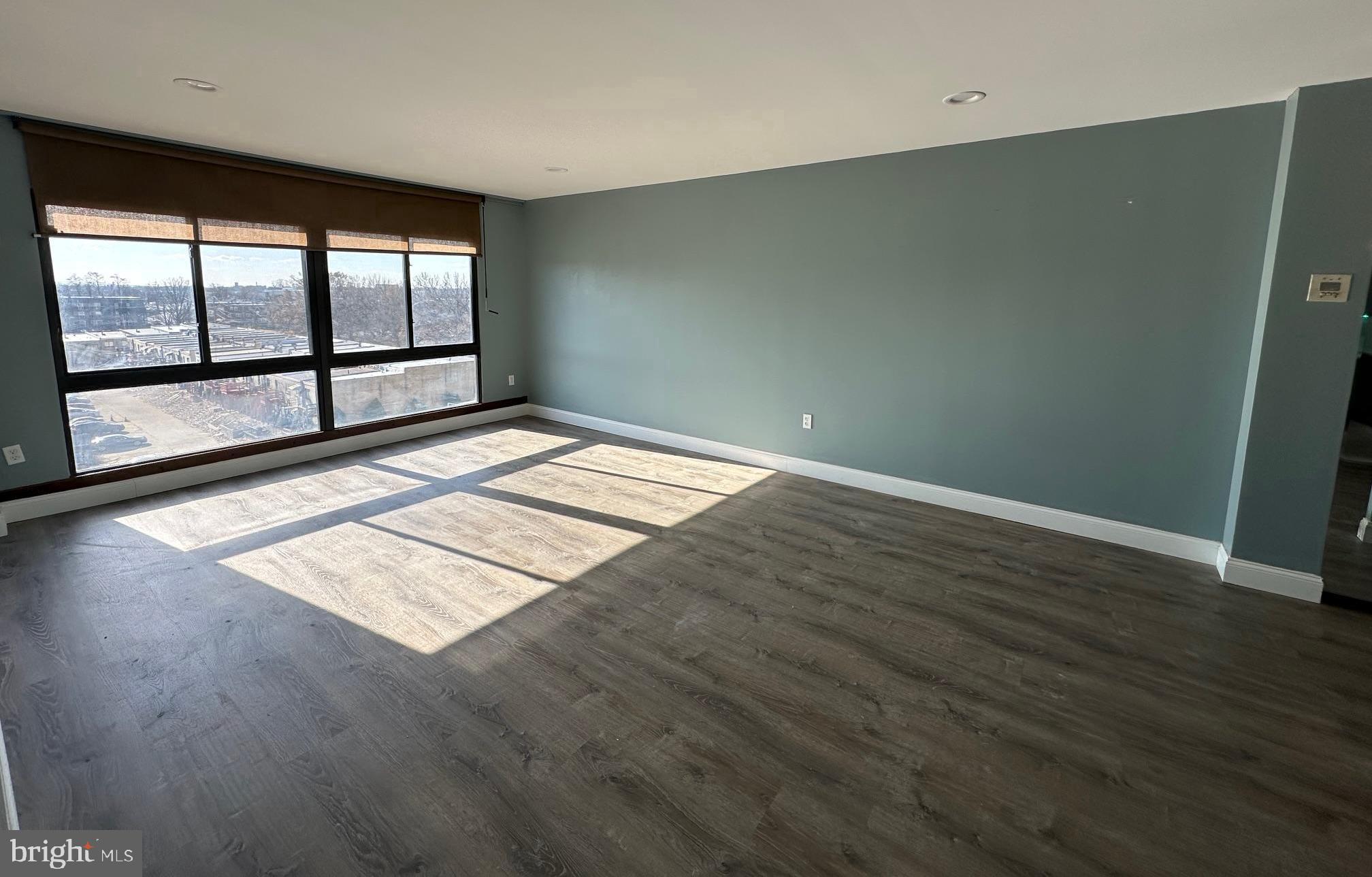 7600 E ROOSEVELT BOULEVARD 810