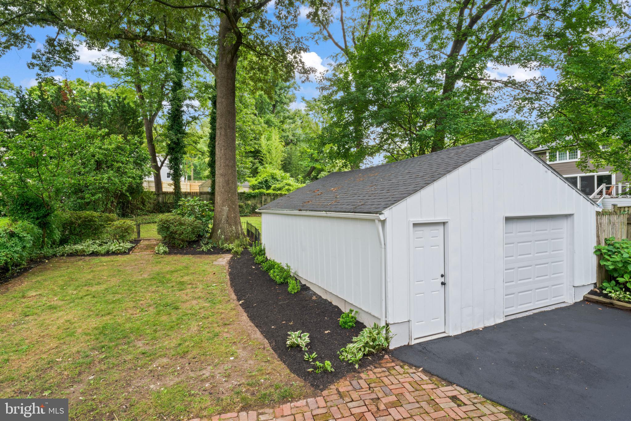 WOODMOOR - Residential