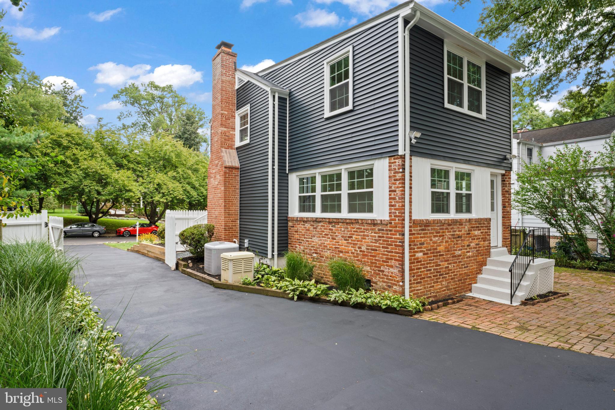 WOODMOOR - Residential