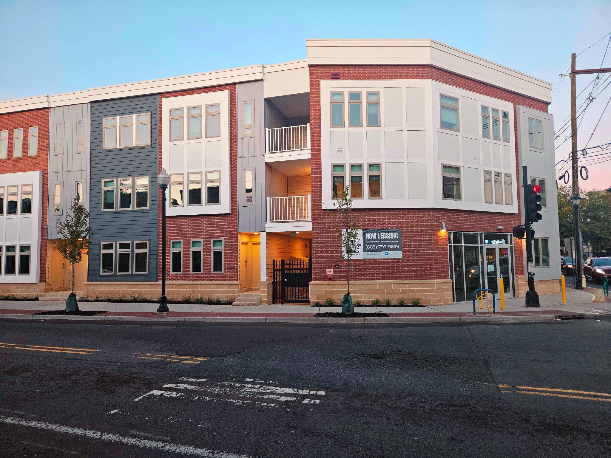 200 HAMILTON AVENUE 111