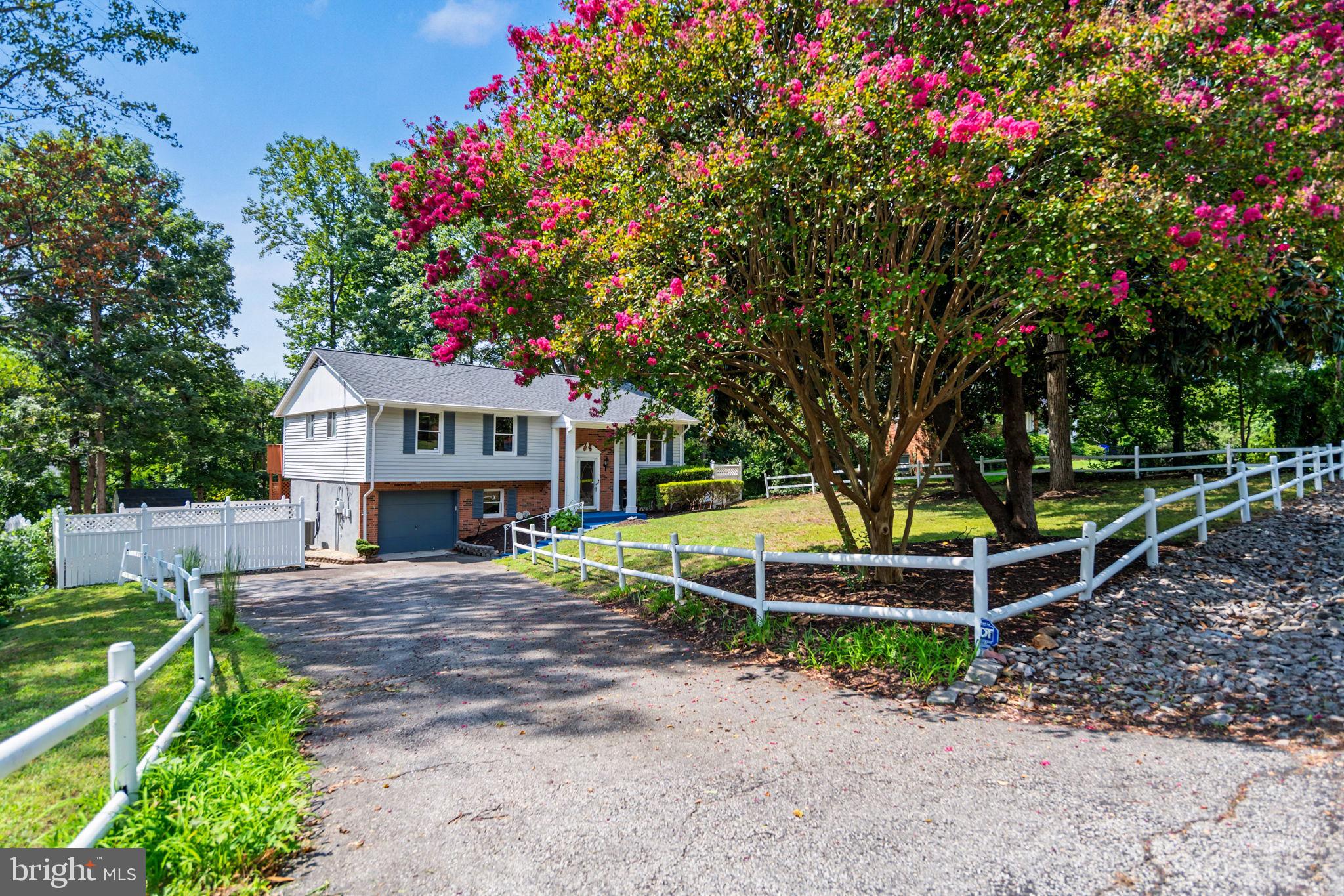 1525 LAKEWOOD DRIVE