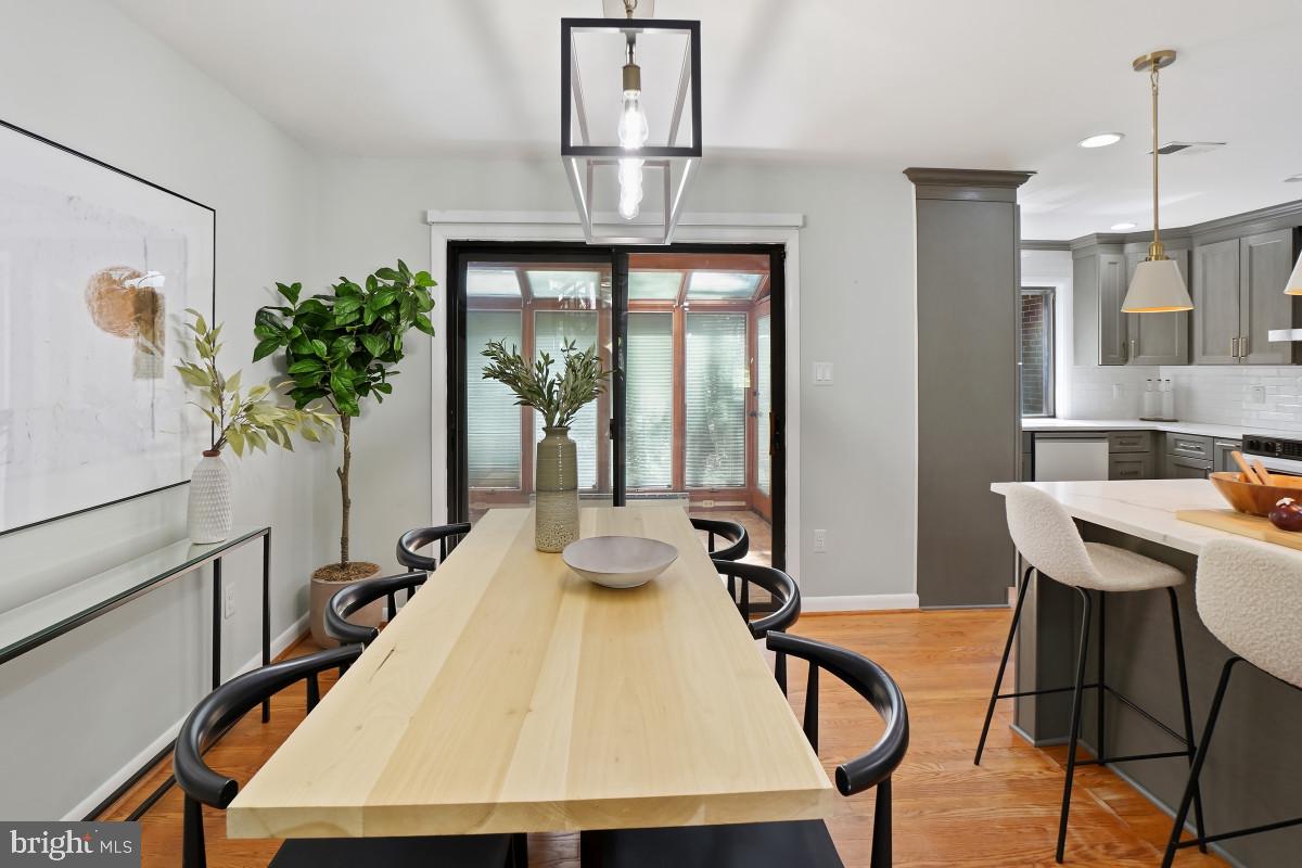 RESTON - Residential